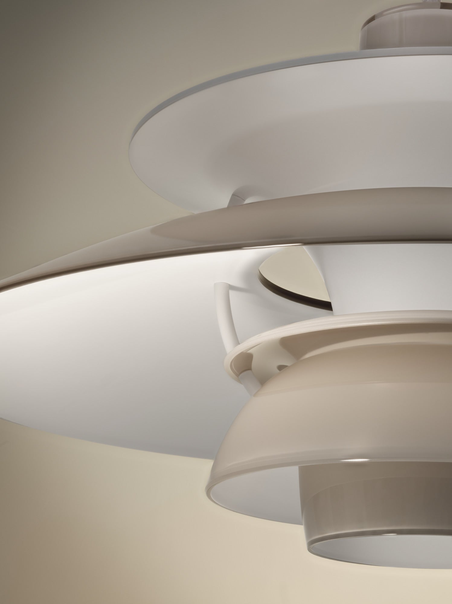 Lampa wisząca PH 5 OPAL beżowy – Louis Poulsen