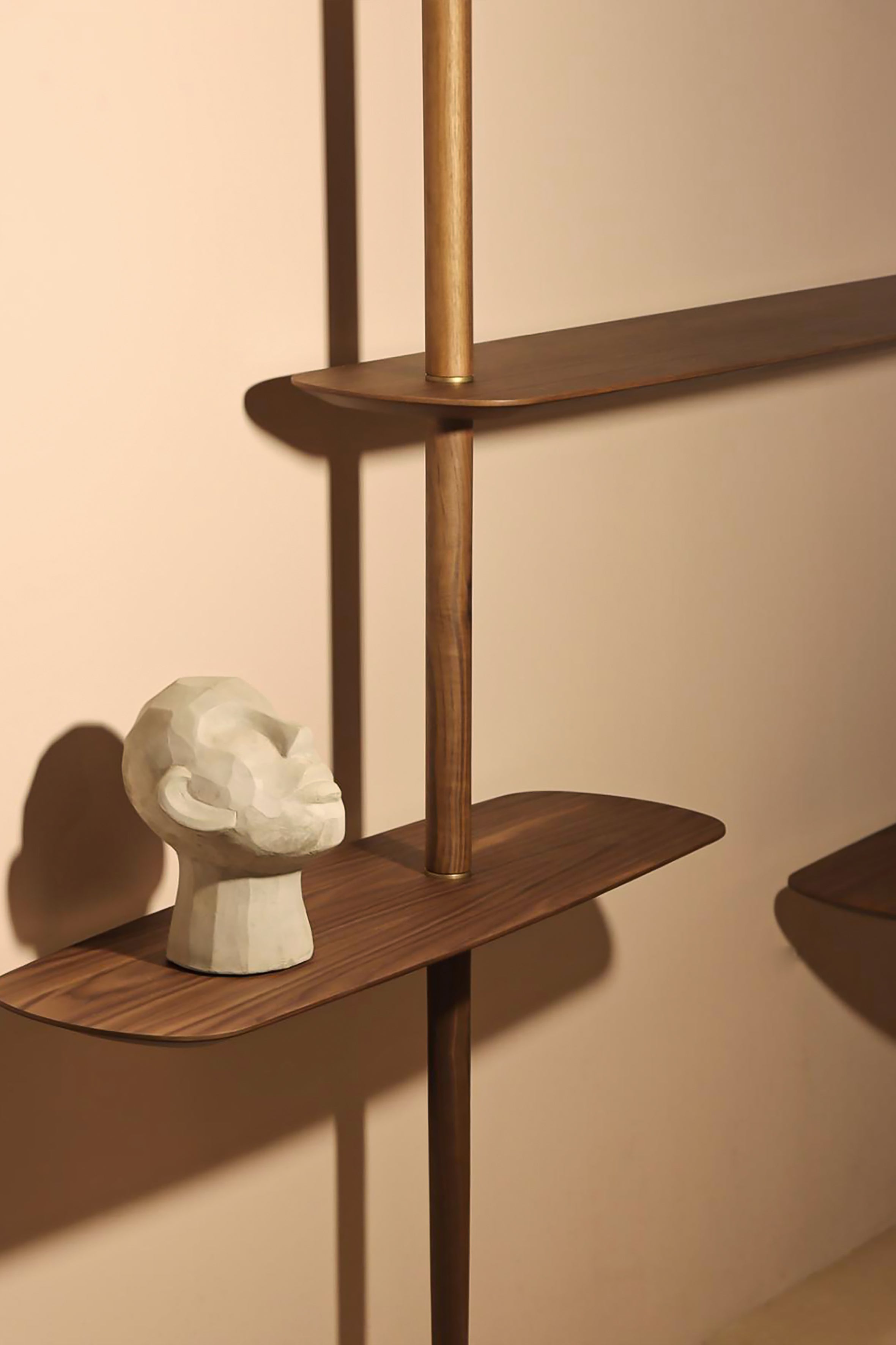 Regał ścienny AXIS 2 fornir orzechowy