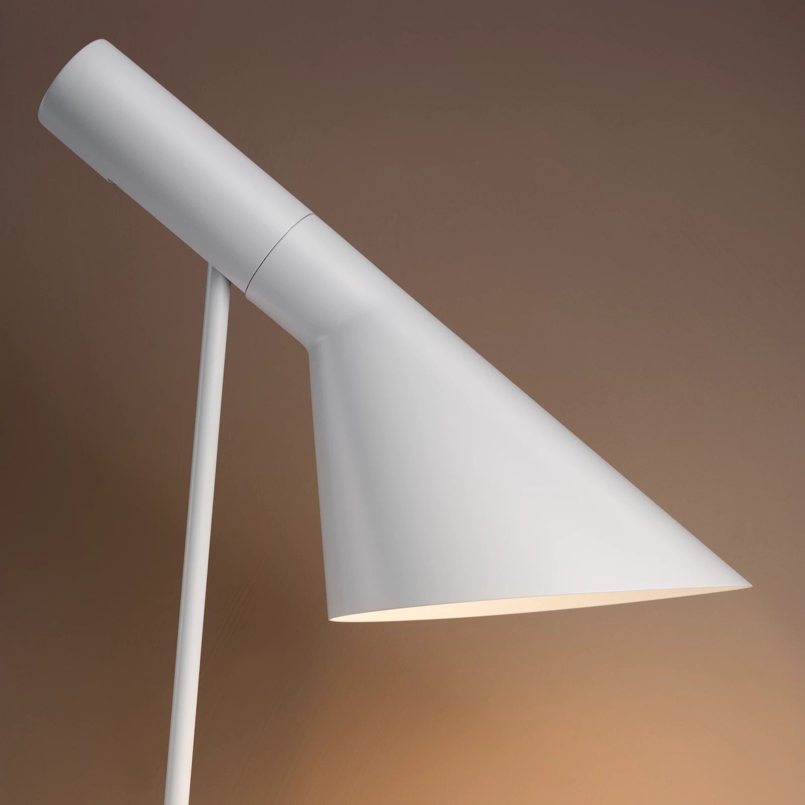 Lampa stołowa AJ MINI biały