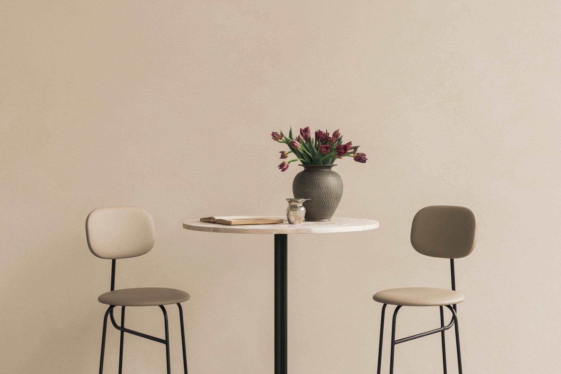 AFTEROOM PLUS stool in oak with a mustard upholstered seat