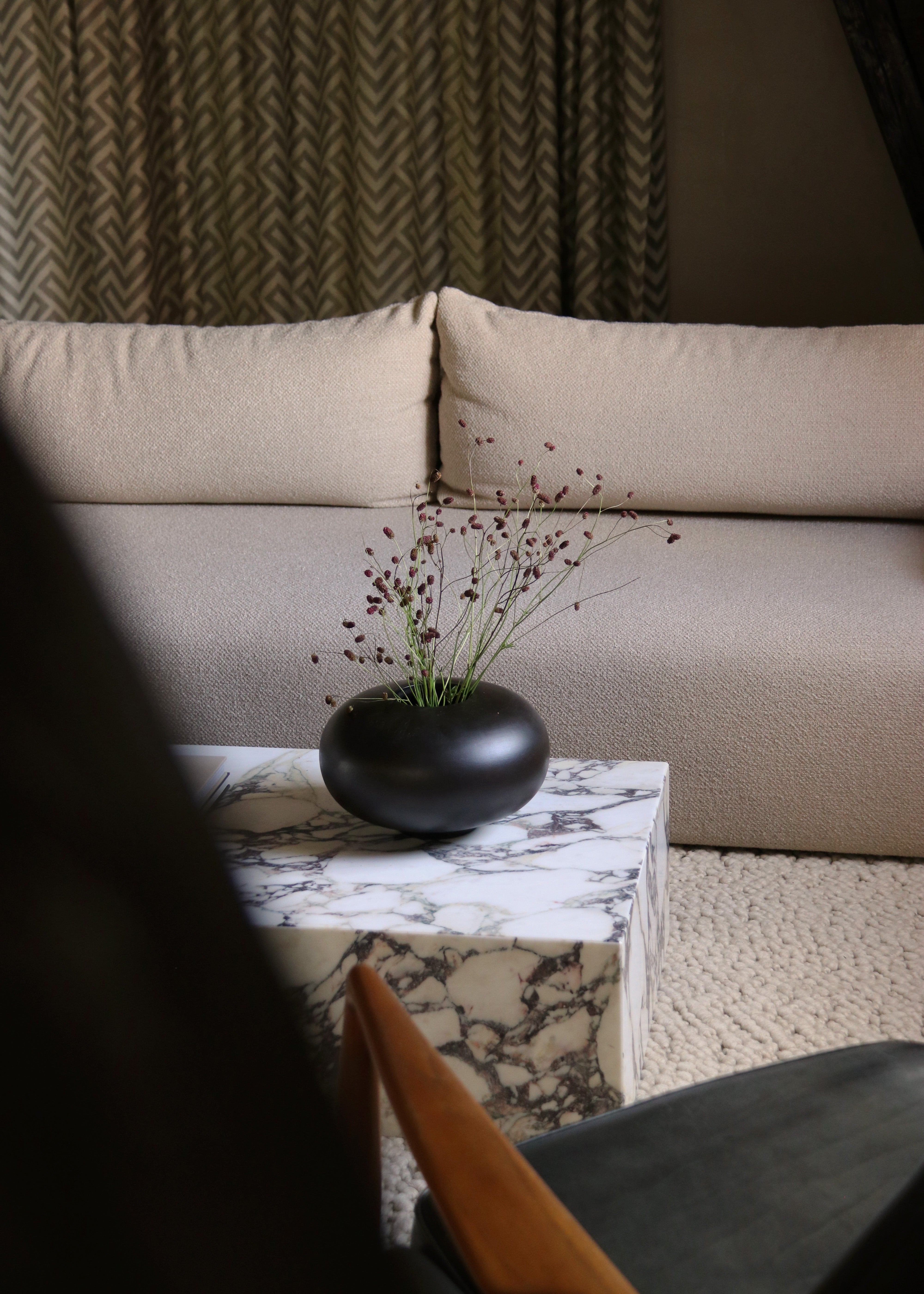 Wazon SURROUND drewno mango