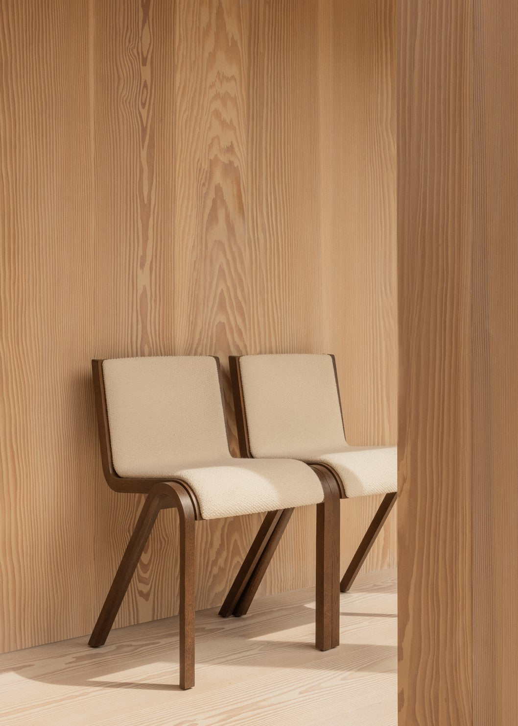 READY chair beige boucle with oak base