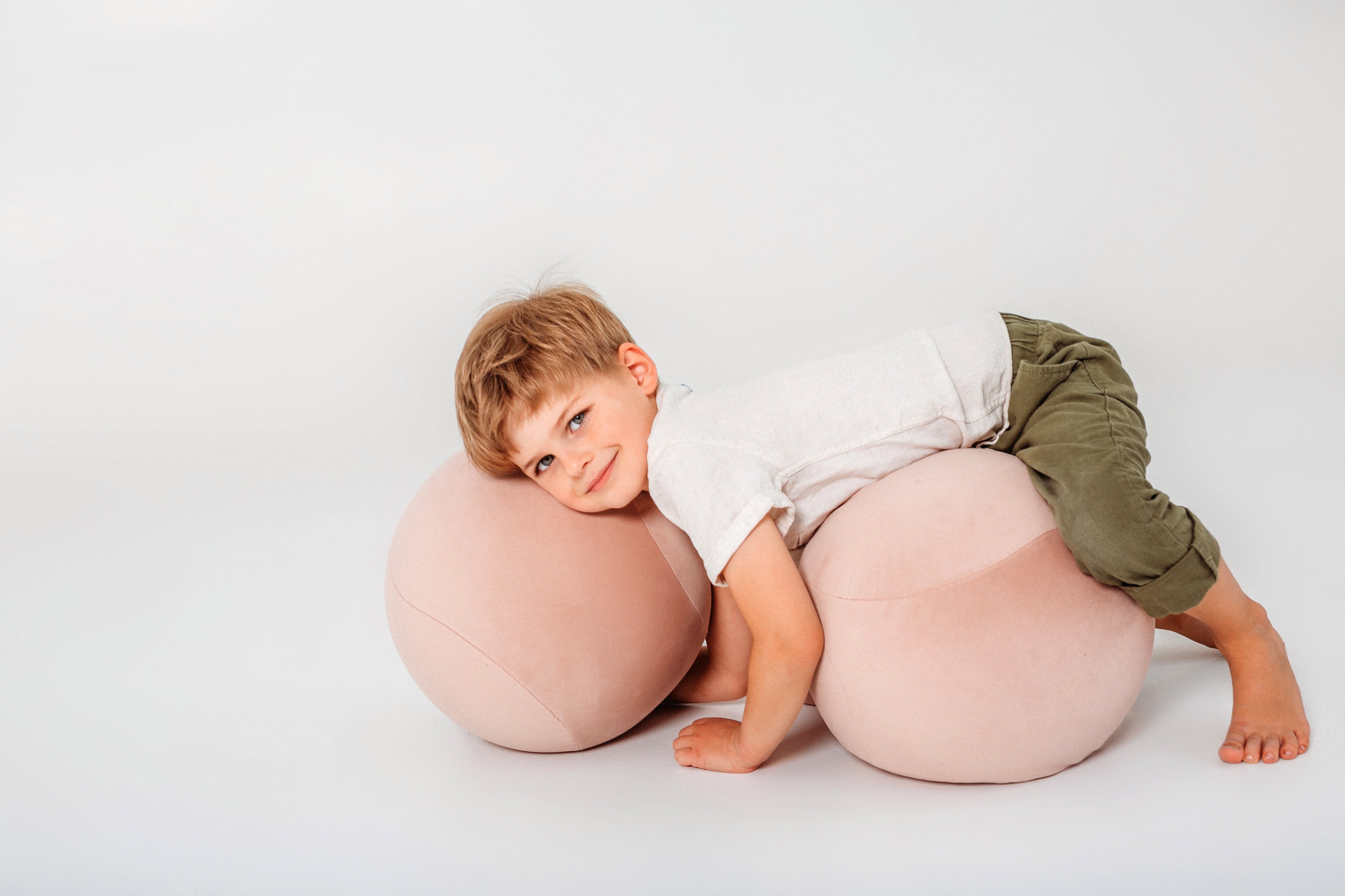 Puf dziecięcy BABY SPHERIC tapicerowany