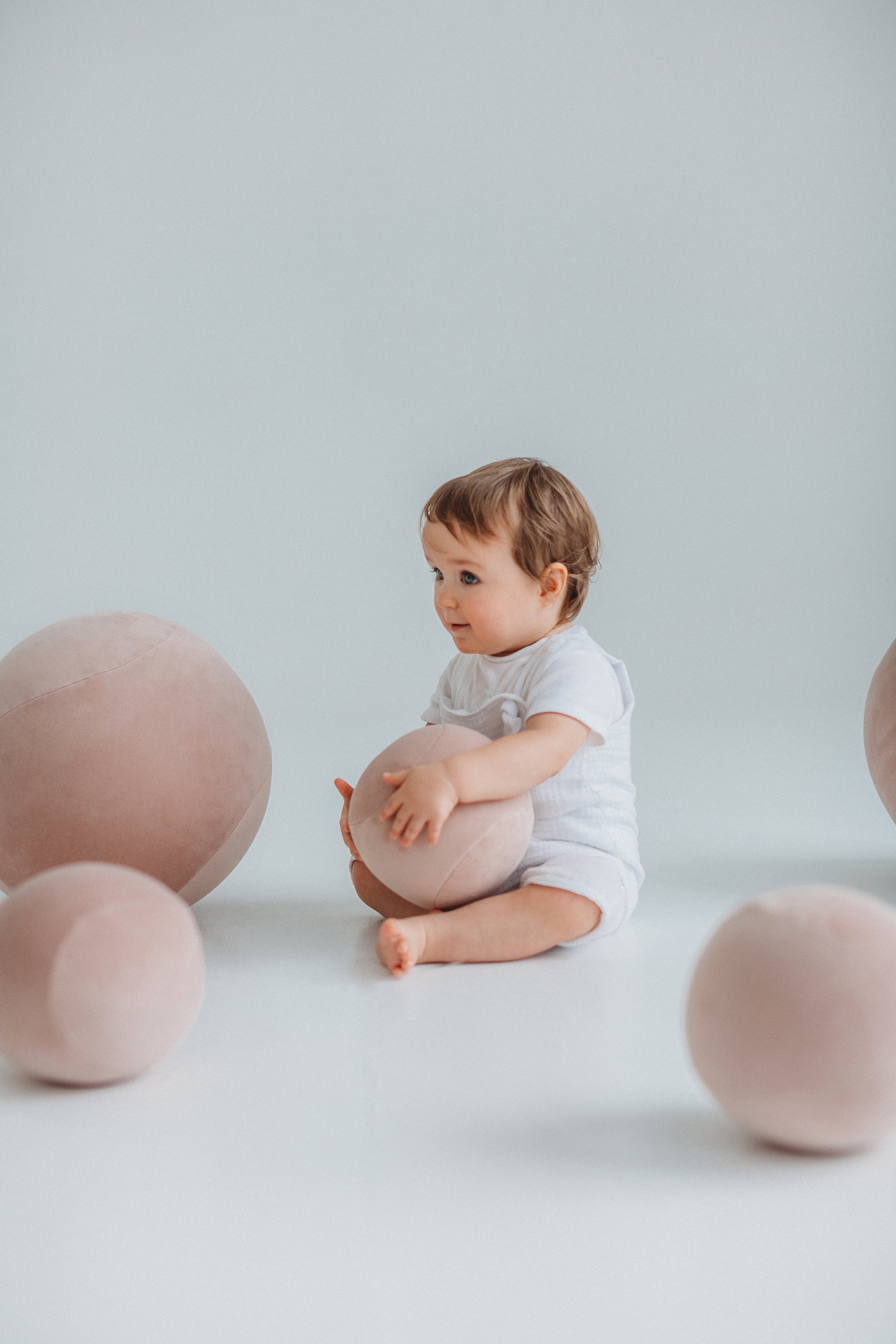 Puf dziecięcy BABY SPHERIC tapicerowany
