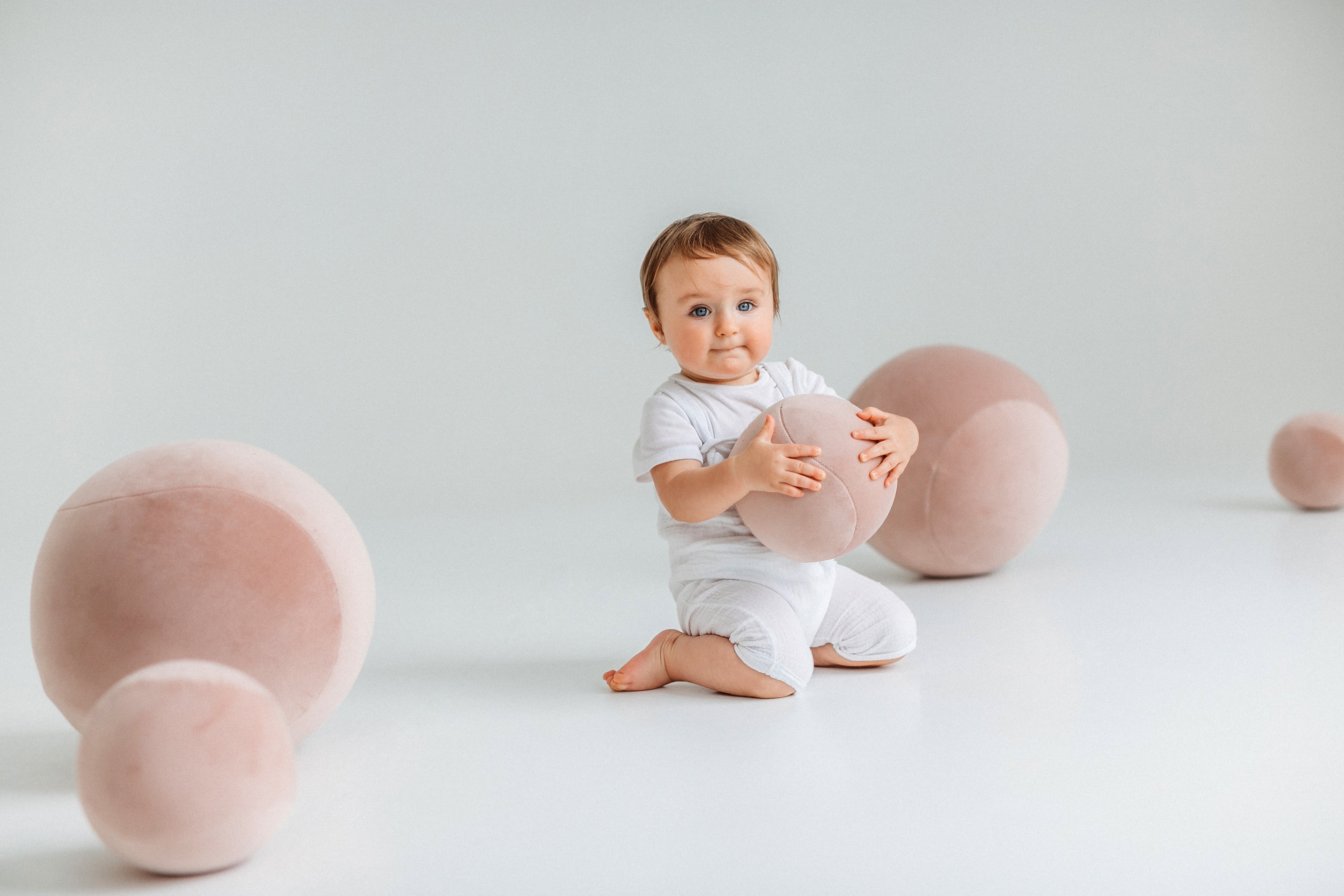 Puf dziecięcy BABY SPHERIC tapicerowany