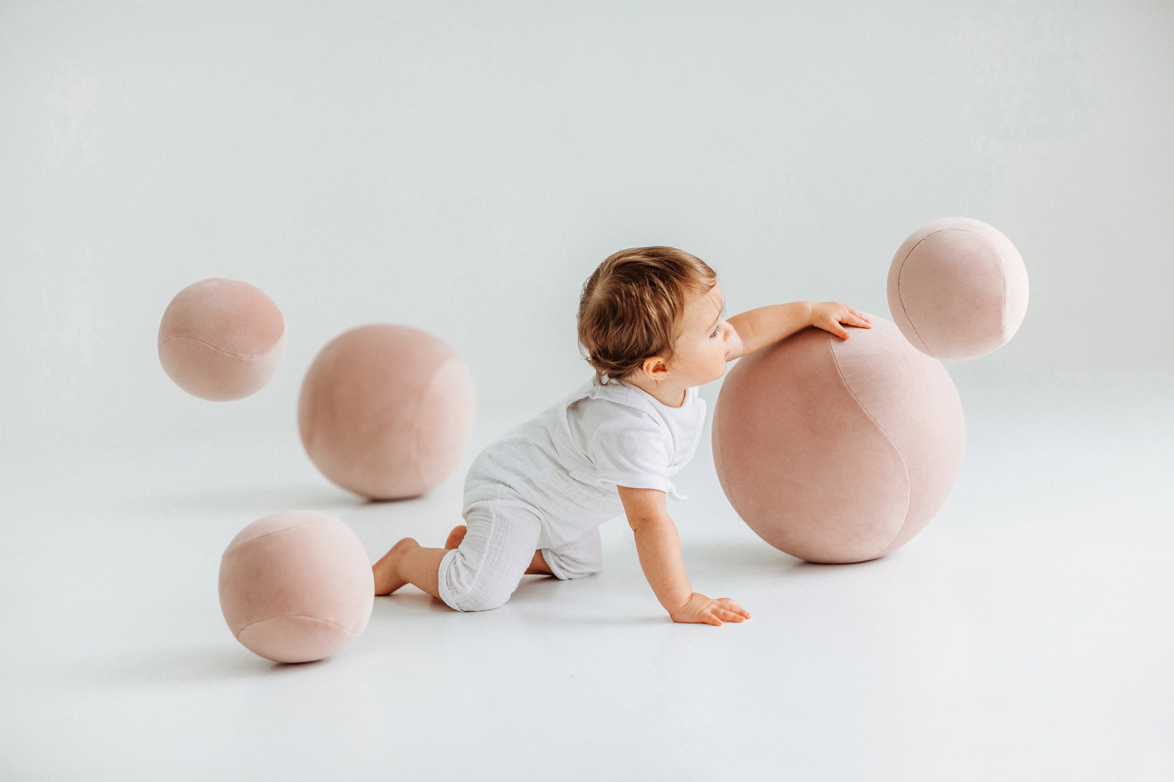 Puf dziecięcy BABY SPHERIC tapicerowany