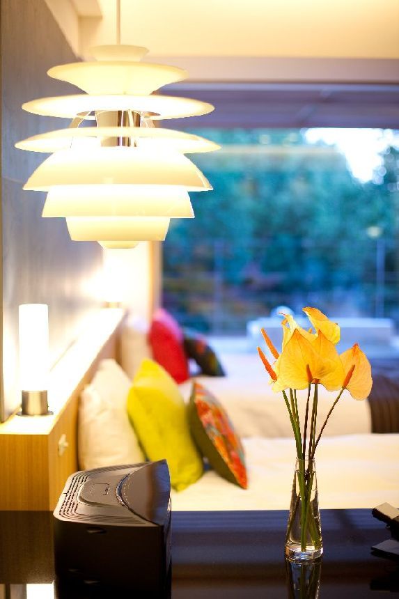 Lampa wisząca PH SNOWBALL brudny zielony z mosiężnym wykończeniem