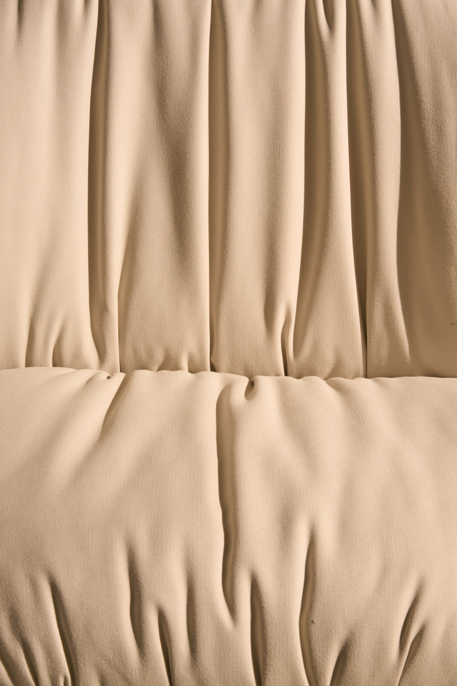 Krzesło biurowe BEETLE SOFT tapicerowane z czarnymi nogami z kółkami