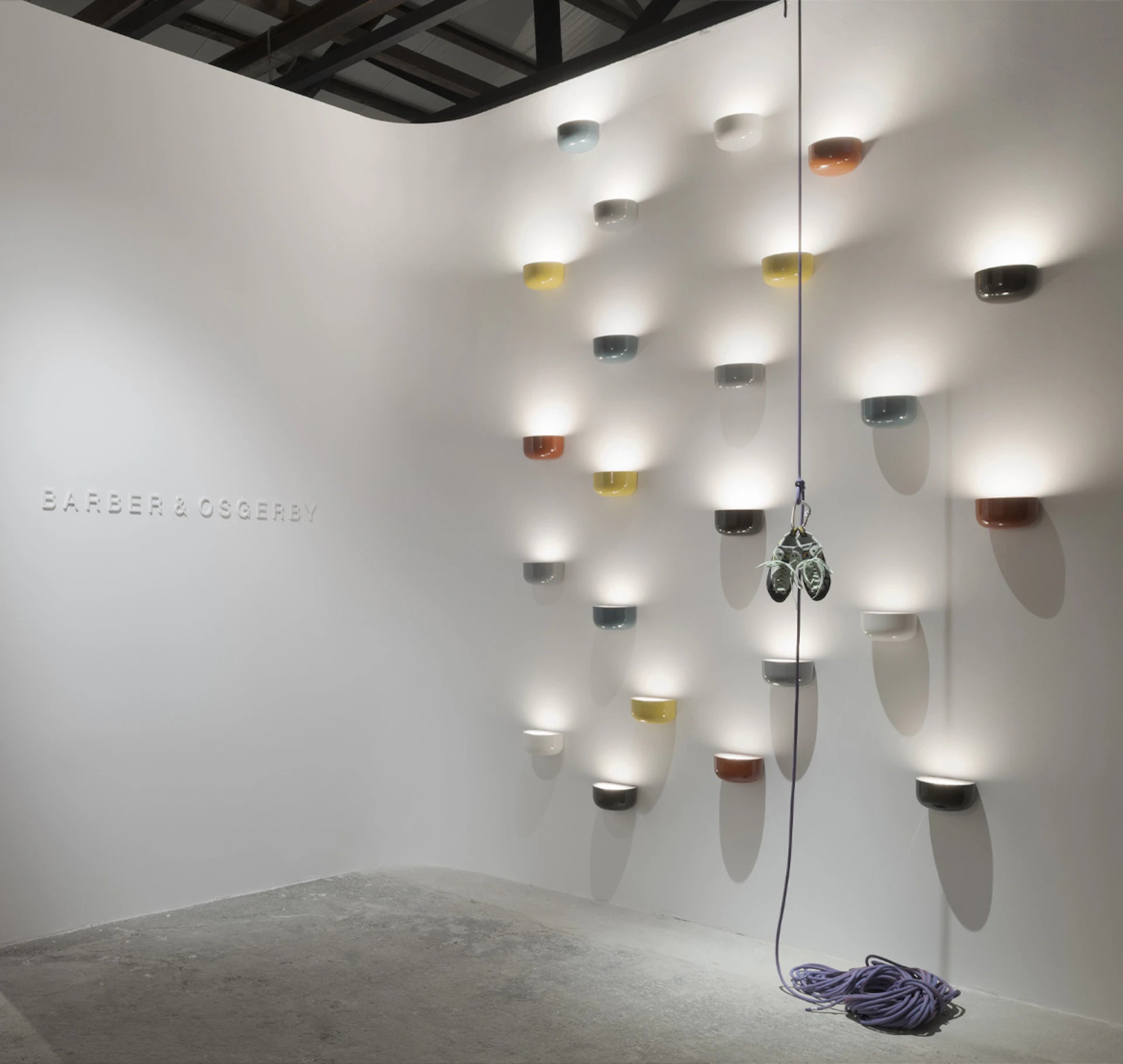 Wandleuchte BELLHOP ziegelrot