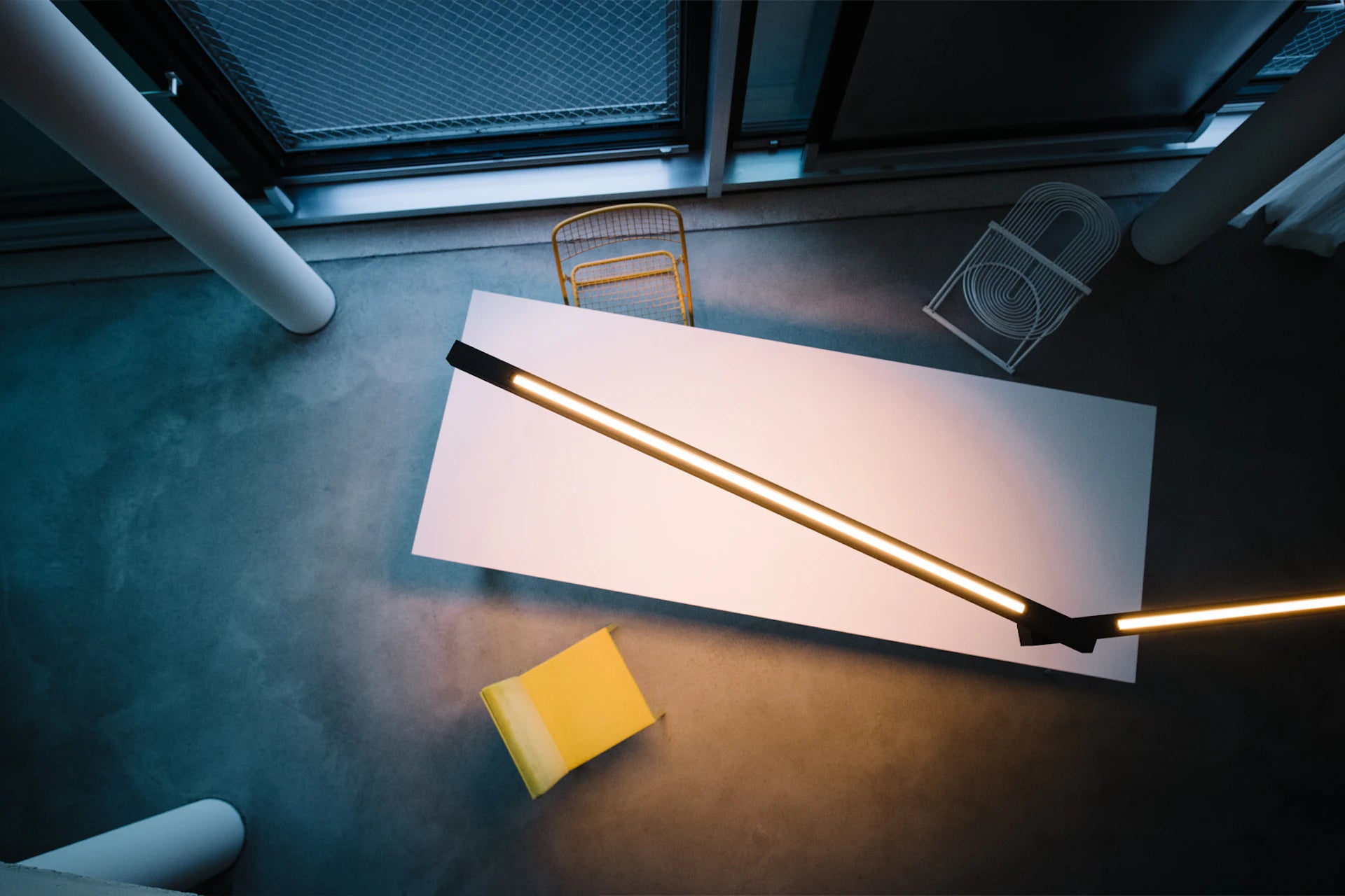 BLACK FLAG wall lamp with arm black