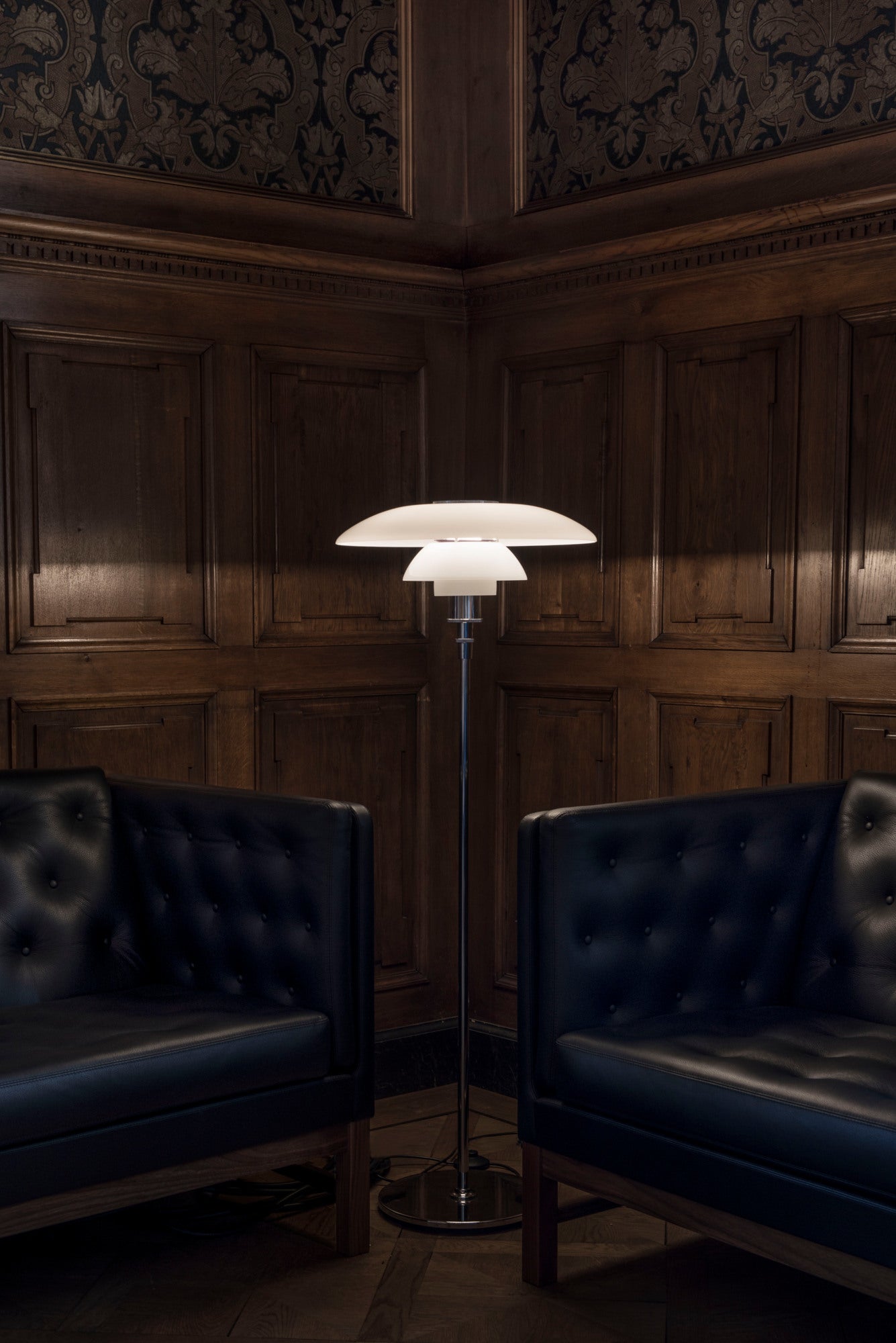 PH 4½-3½ white floor lamp with chrome base