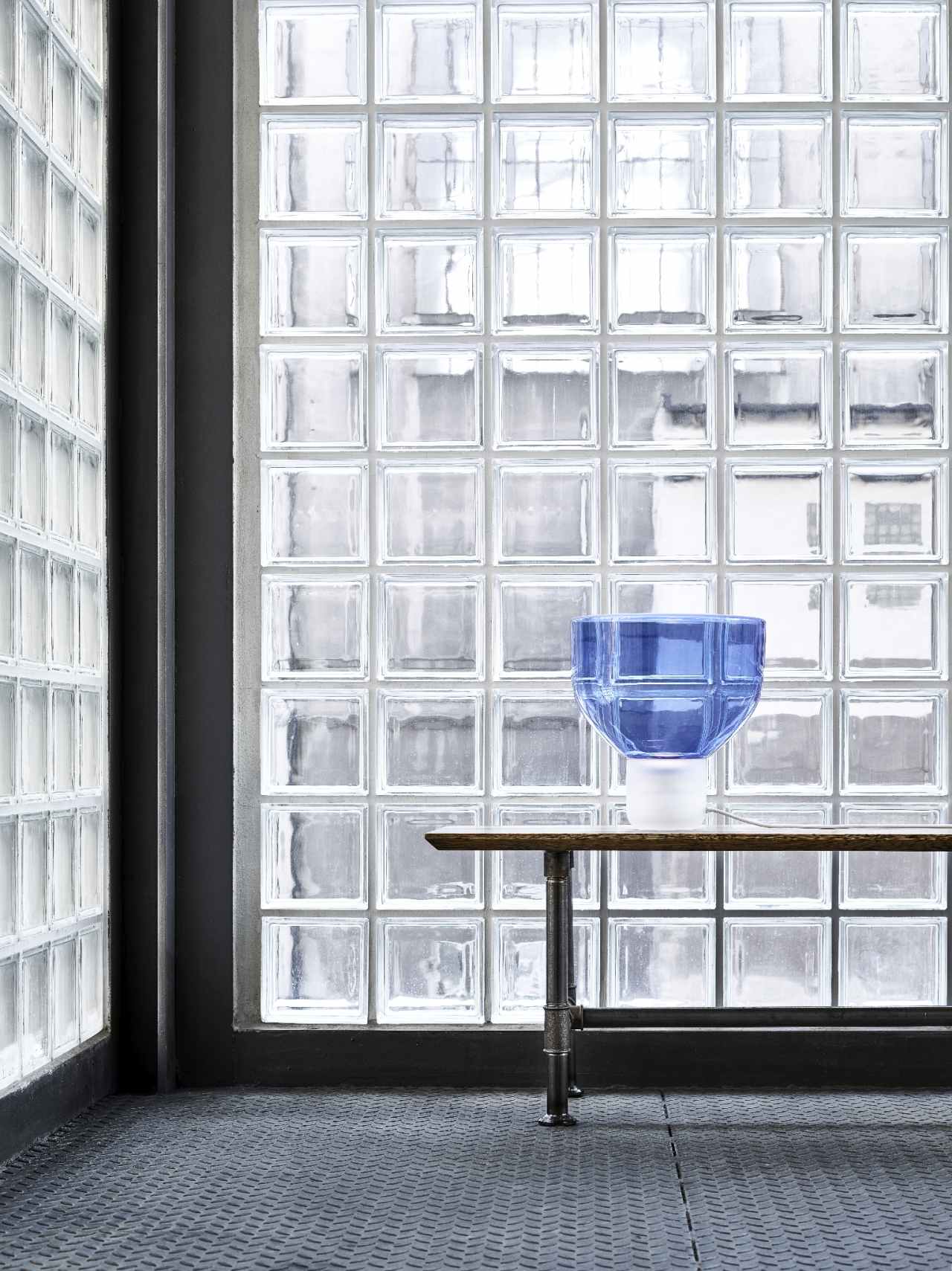 Lampa stołowa LIGHTLINE matowa podstawa
