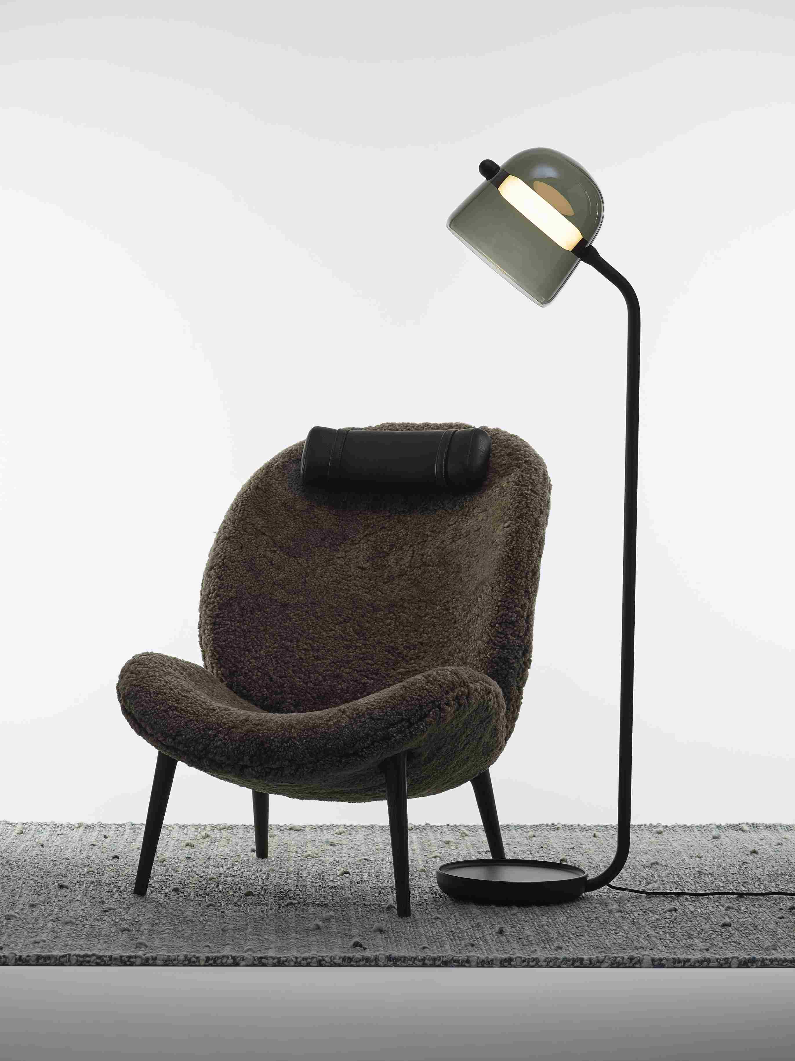 Stehlampe Kana schwarze Basis