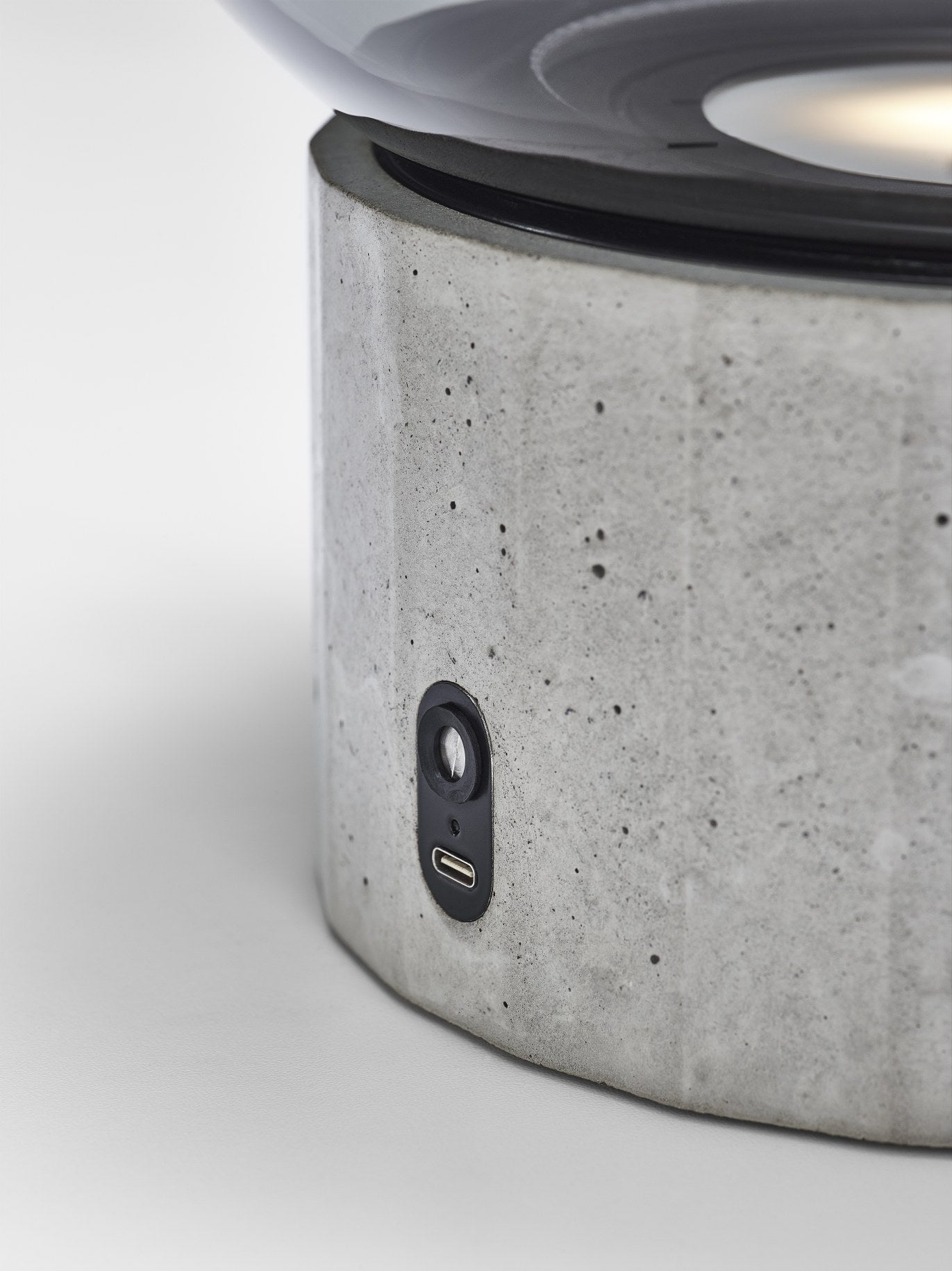 Tragbare Außen-Tischlampe SFERA PORTABLE glänzendes Glas