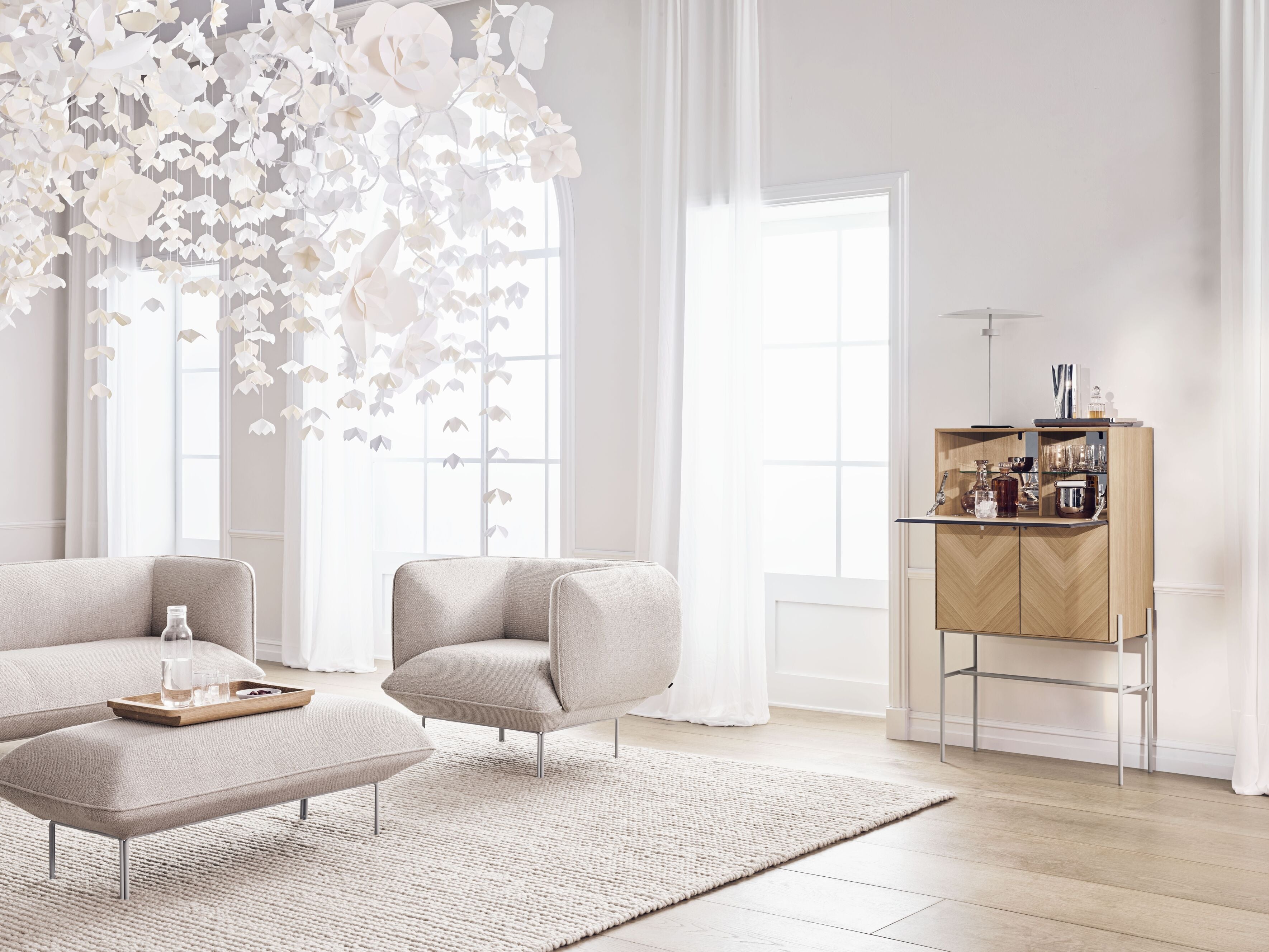 Szafka barowa LUXE drewno dębowe z czarną podstawą