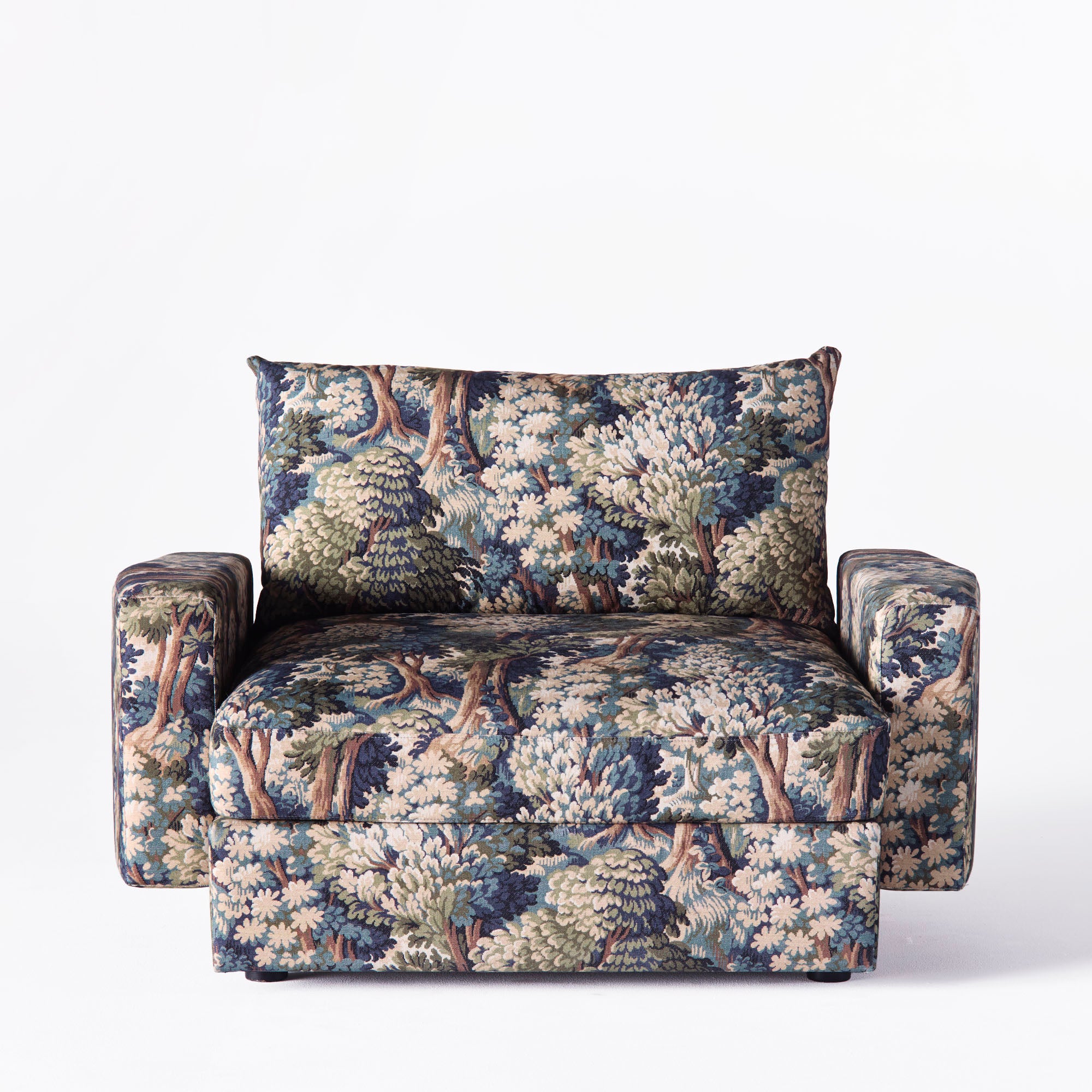 LAUREL armchair with plant motif