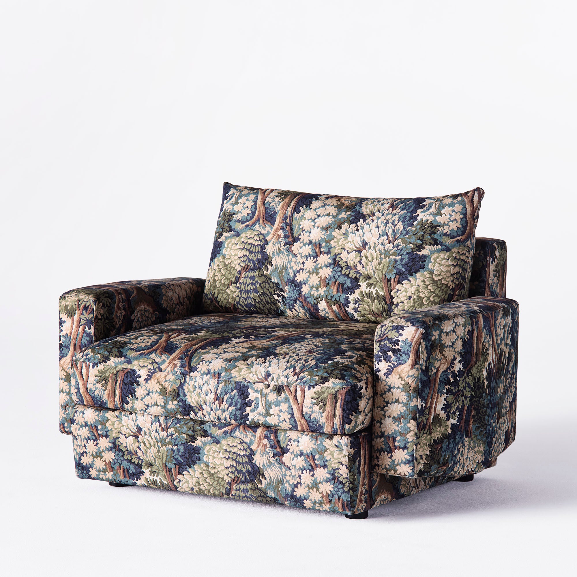 LAUREL armchair with plant motif
