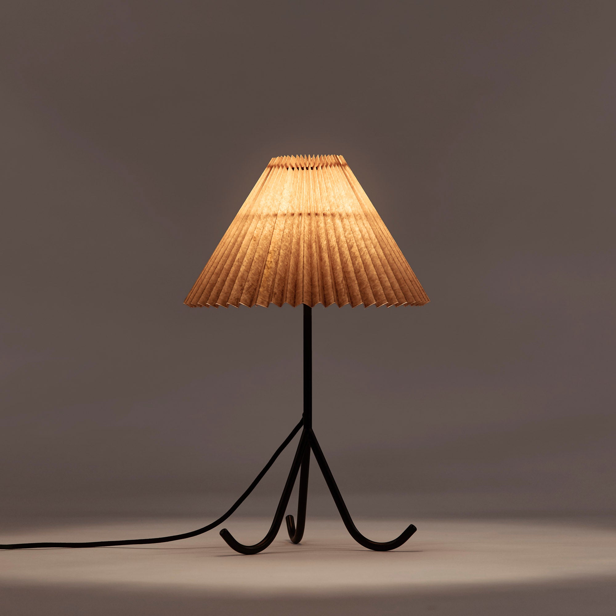 GERALDINE table lamp ochre with black base