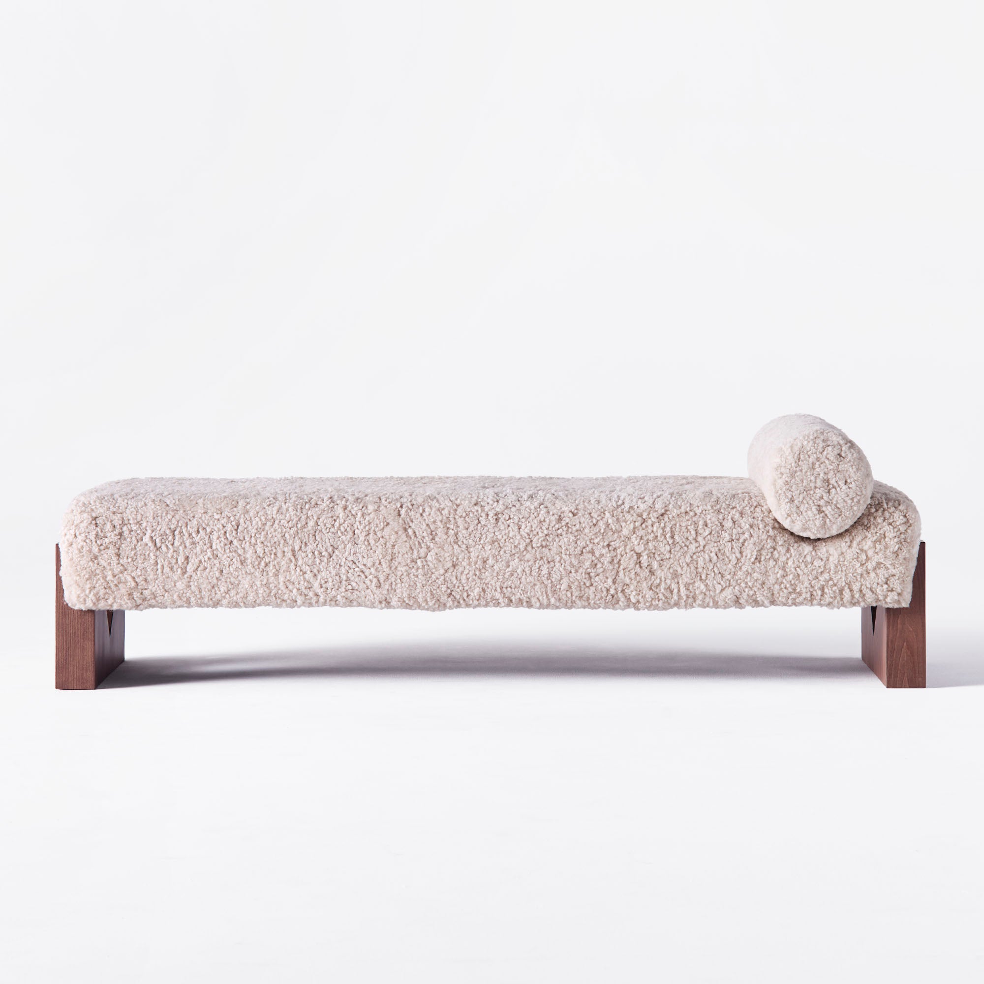 V Lounge Chair Sheepskin
