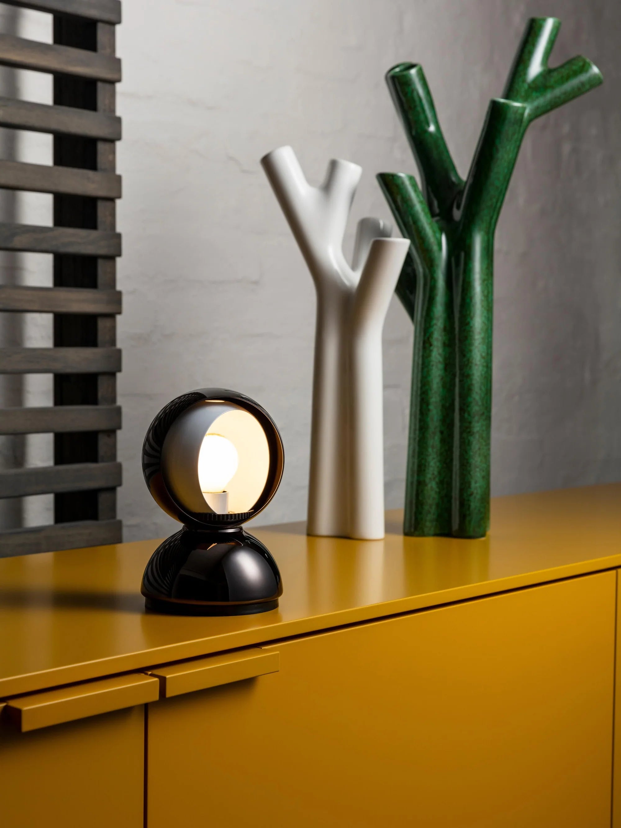 ECLISSE Black Table Lamp
