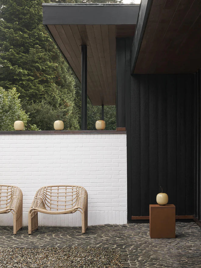 Portable lamp VL 45 pale yellow with black base