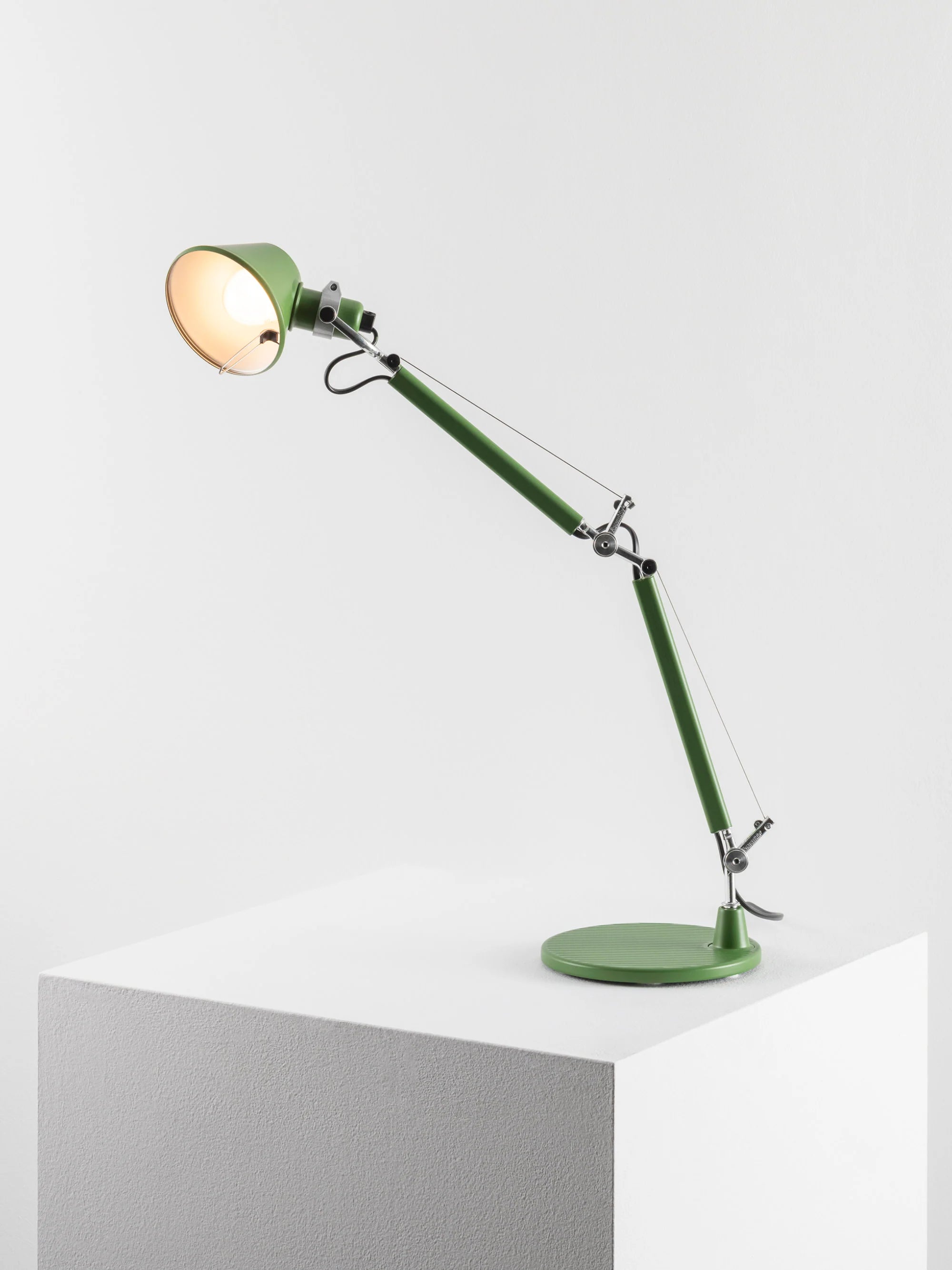 Verstellbare Schreibtischlampe TOLOMEO MICRO COLOR MATTE olivgrün