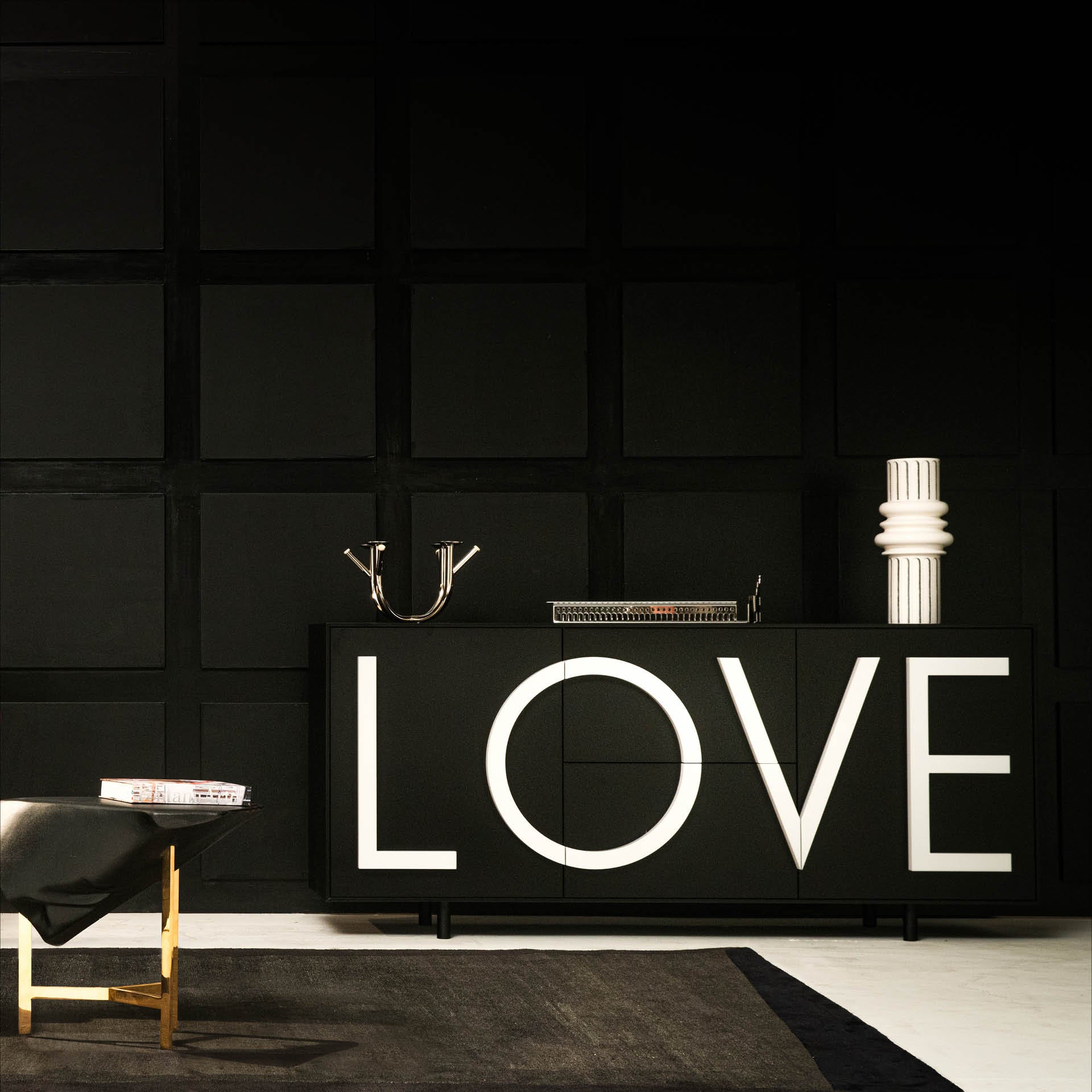 Red love chest of drawers
