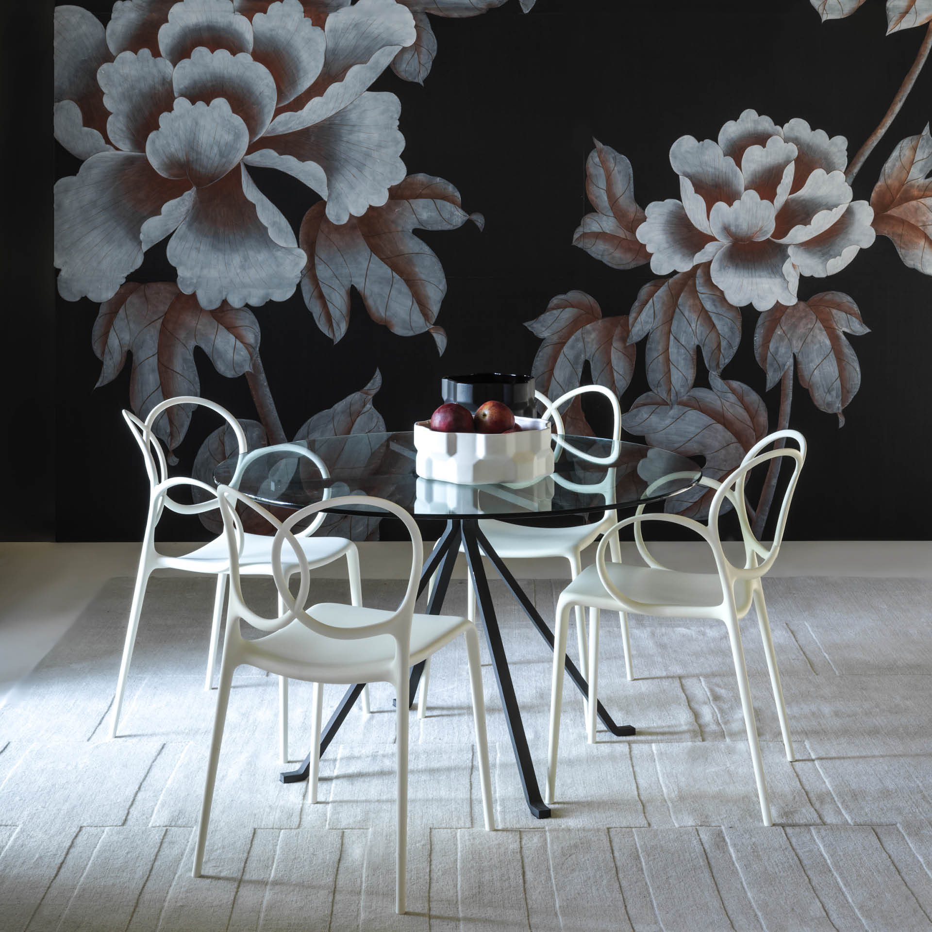 Chair with SISSI Dark gray armrests