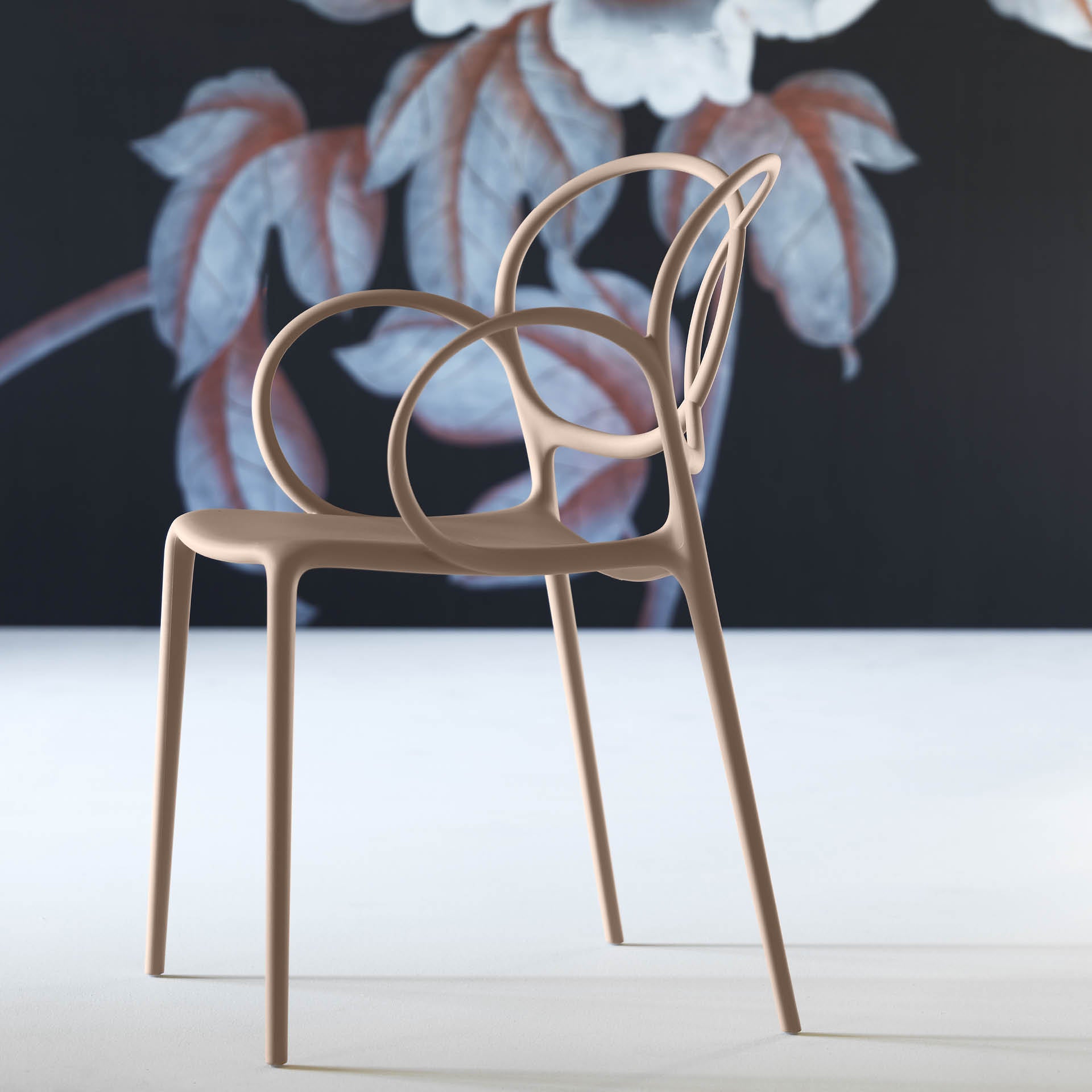 Chair with SISSI Dark gray armrests