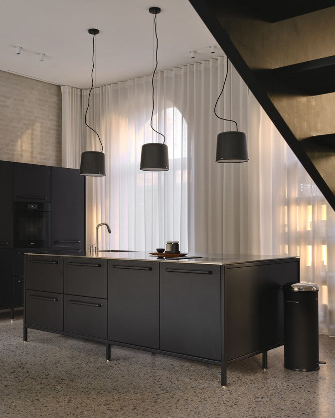Lampa wisząca 526 czarny metal