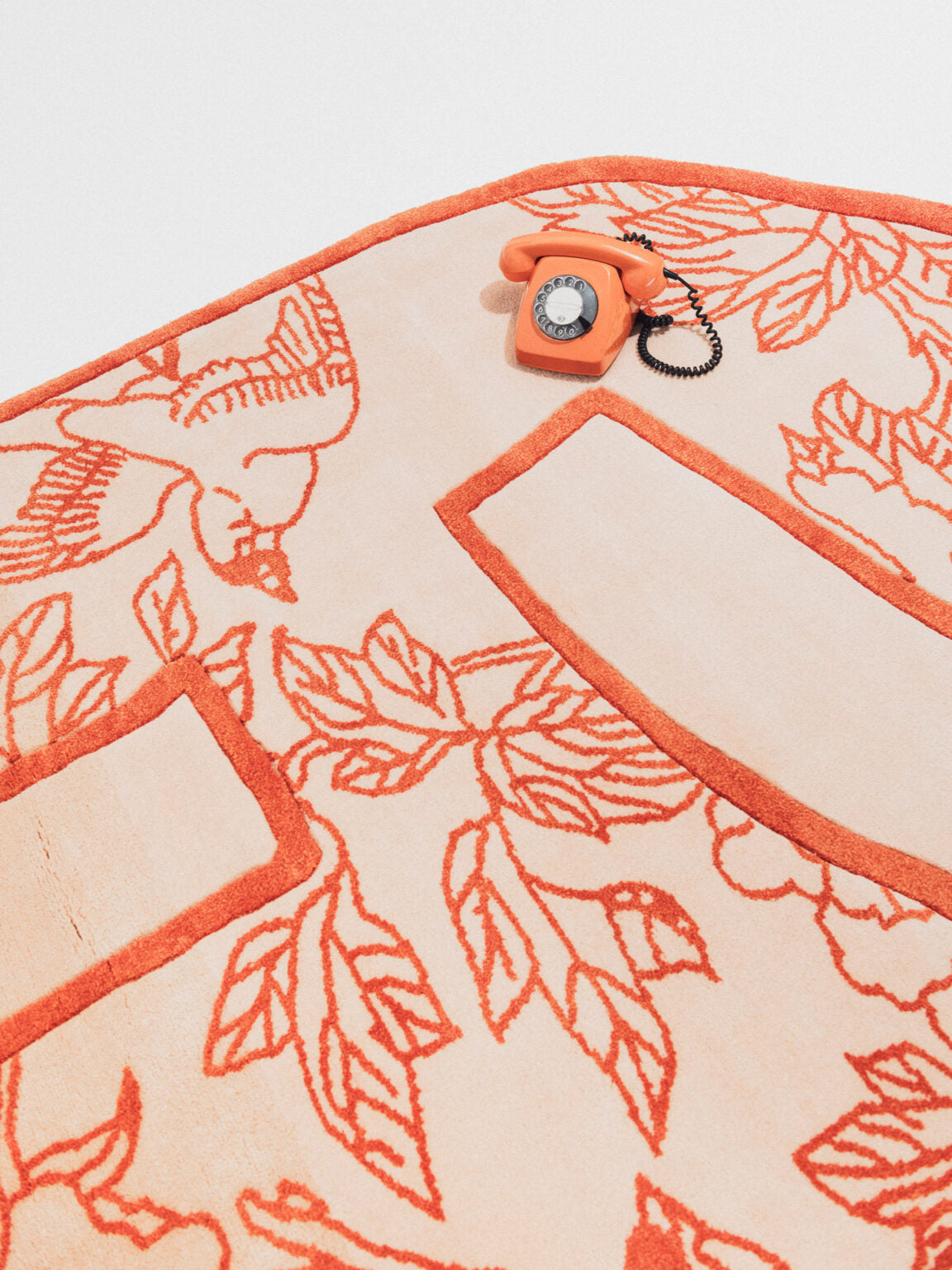 Dywan dekoracyjny owalny SHAPE OF A BREAK pomarańczowy