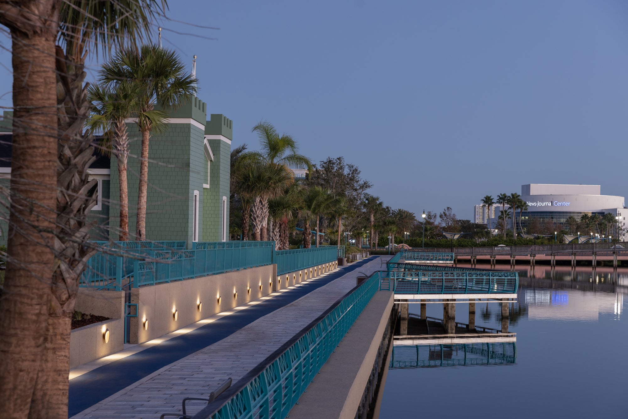 Lampa ścienna FLINDT aluminium