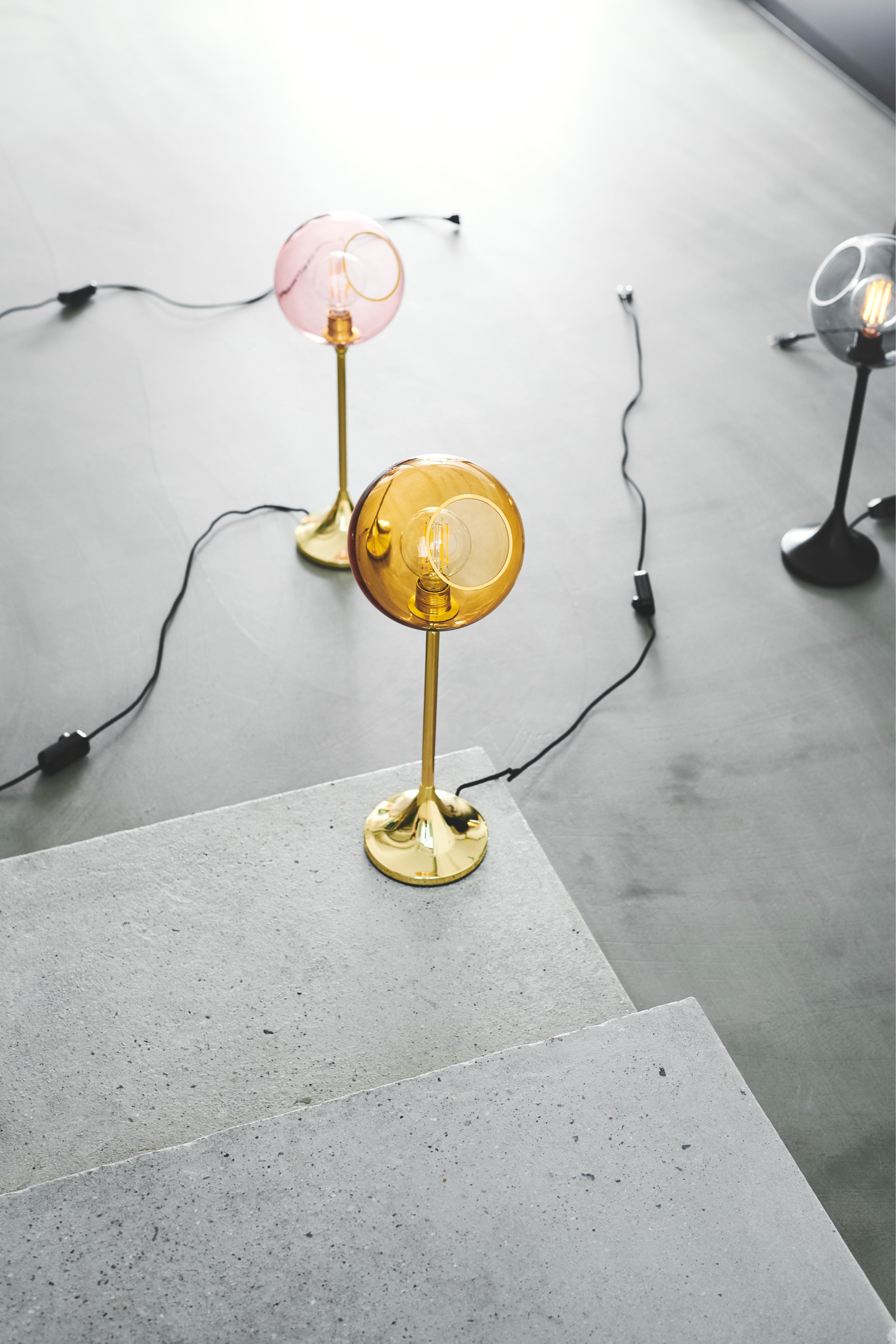 Lampa stołowa BALLROOM różowy ze złotą podstawą