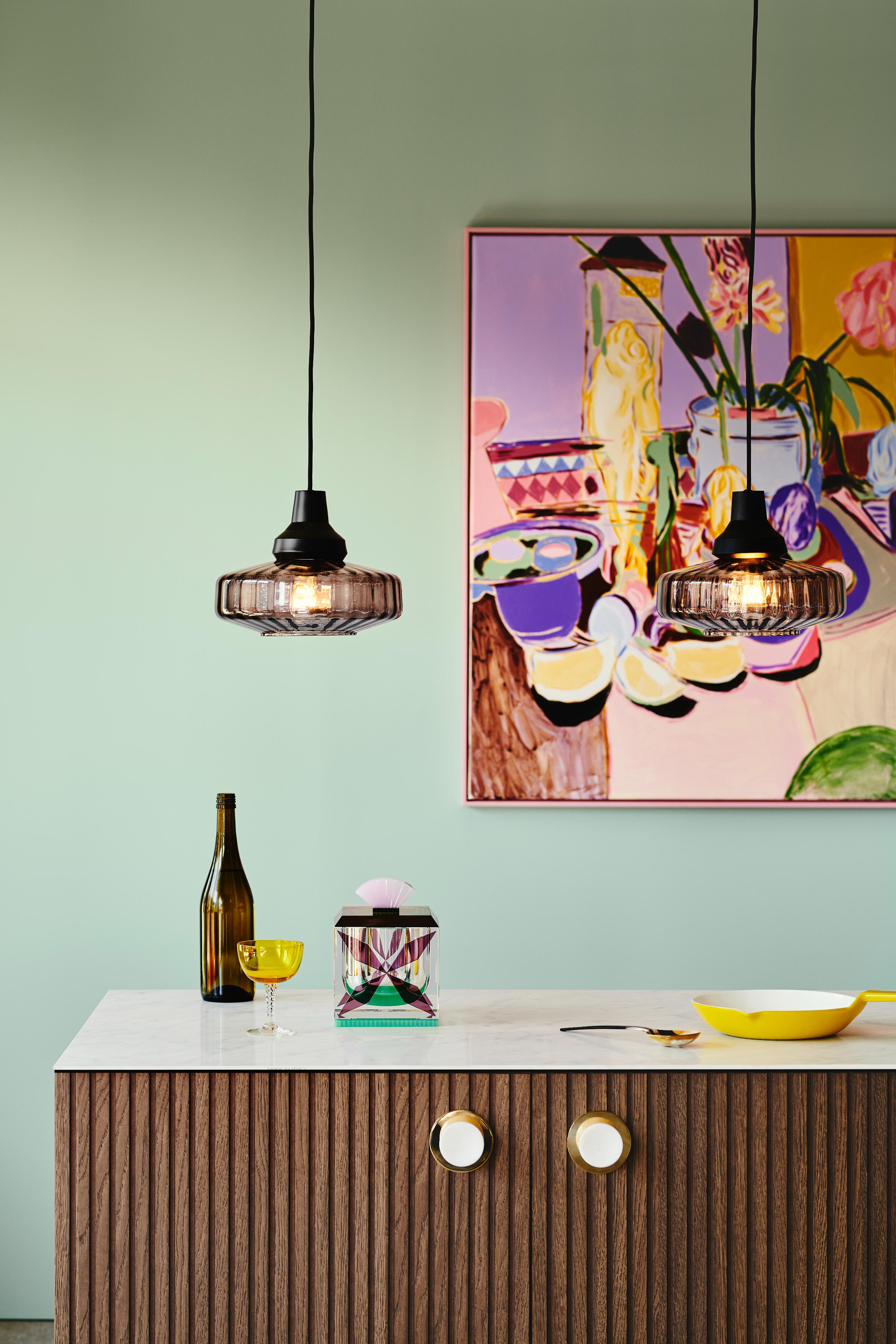 Lampa wisząca NEW WAVE OPTIC dymione szkło z czarnym wykończeniem