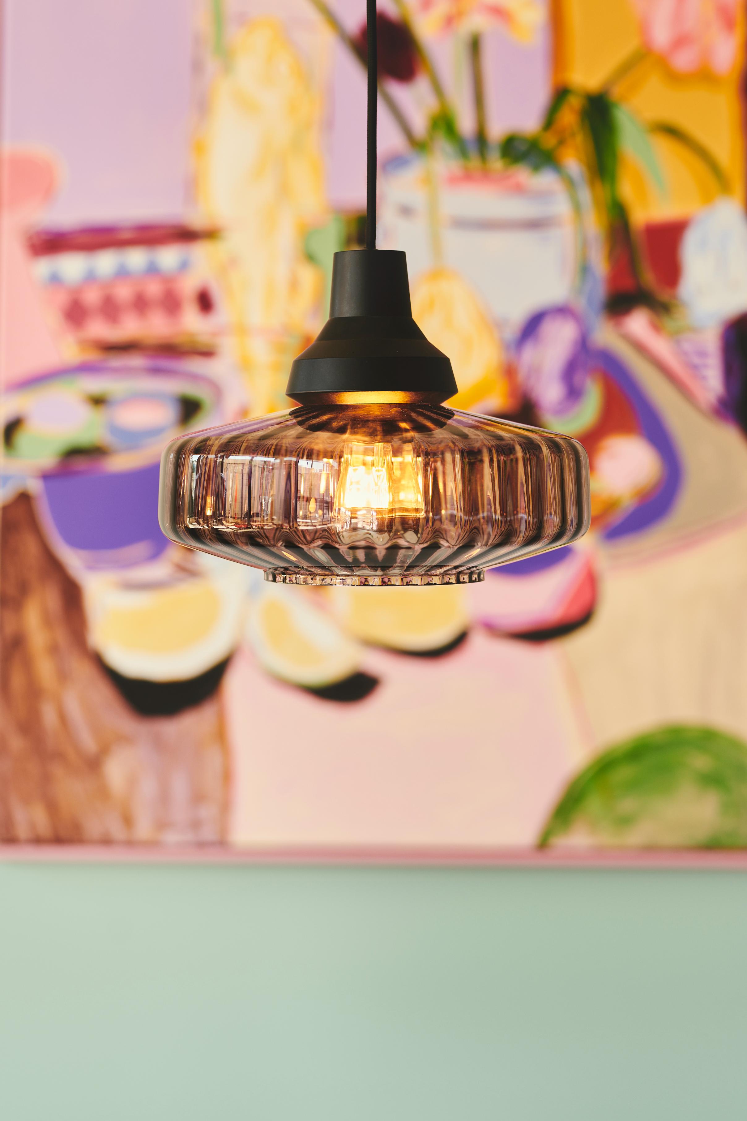 Lampa wisząca NEW WAVE OPTIC dymione szkło z czarnym wykończeniem