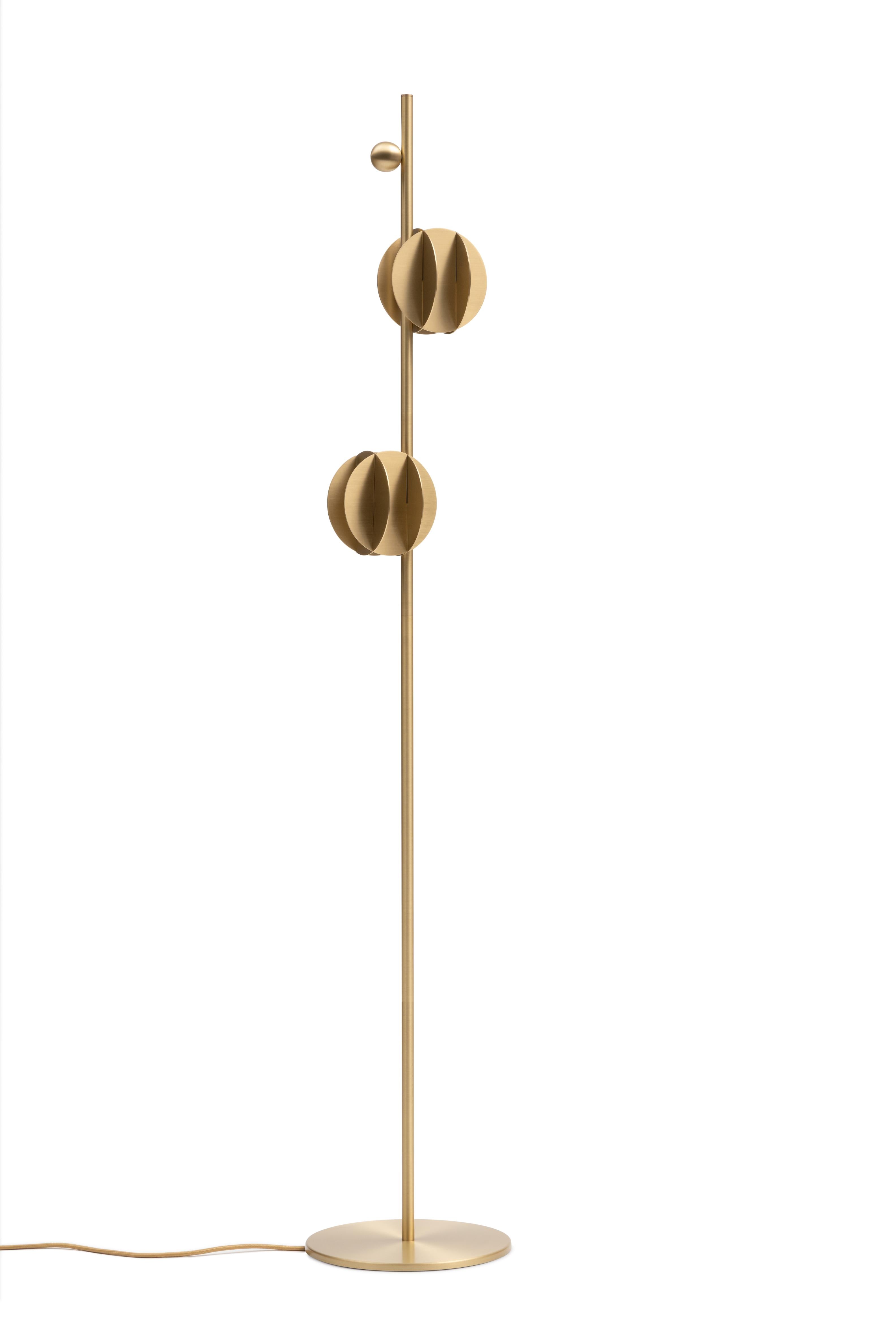 EL brass floor lamp