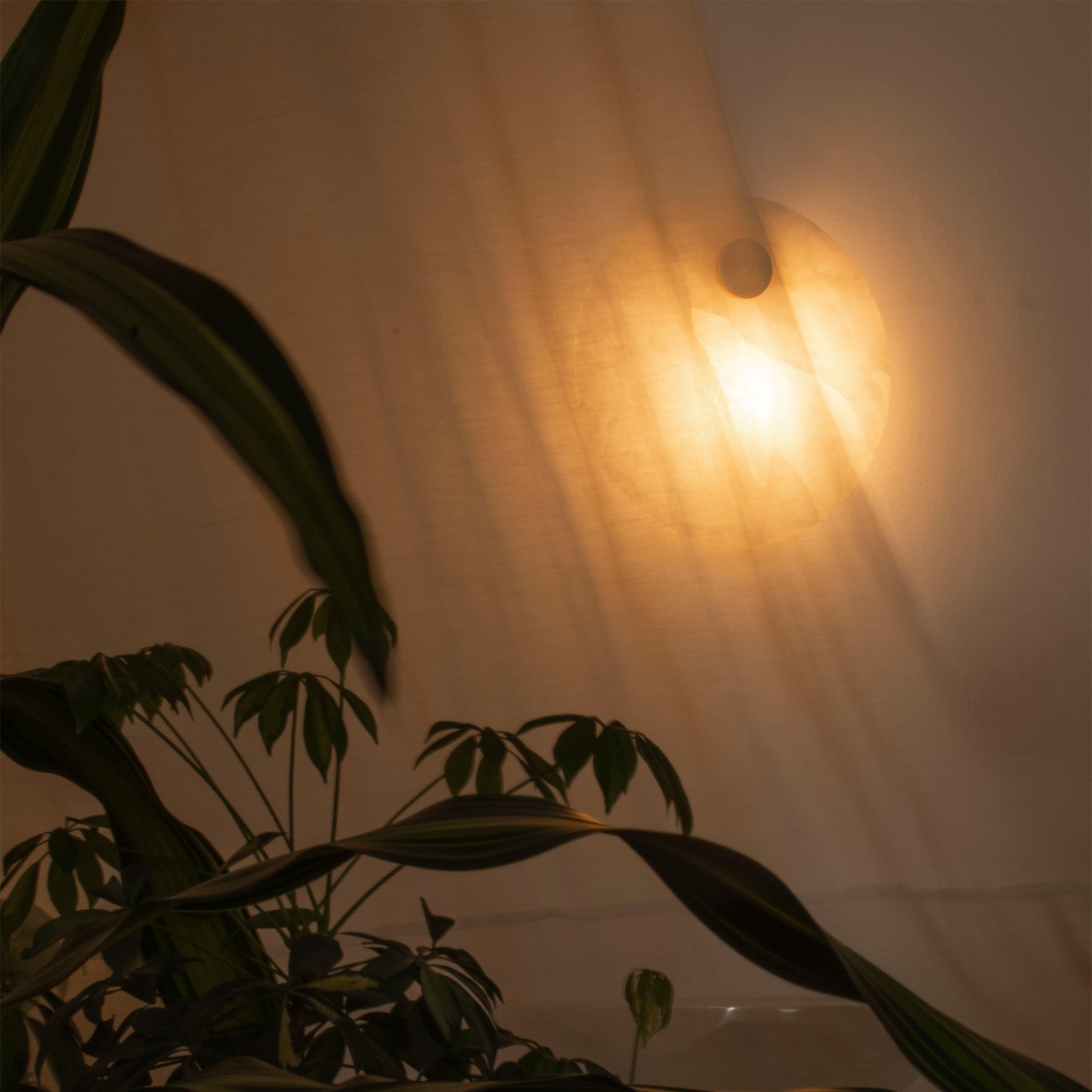 Kinkiet alabastrowy EOS mosiądz