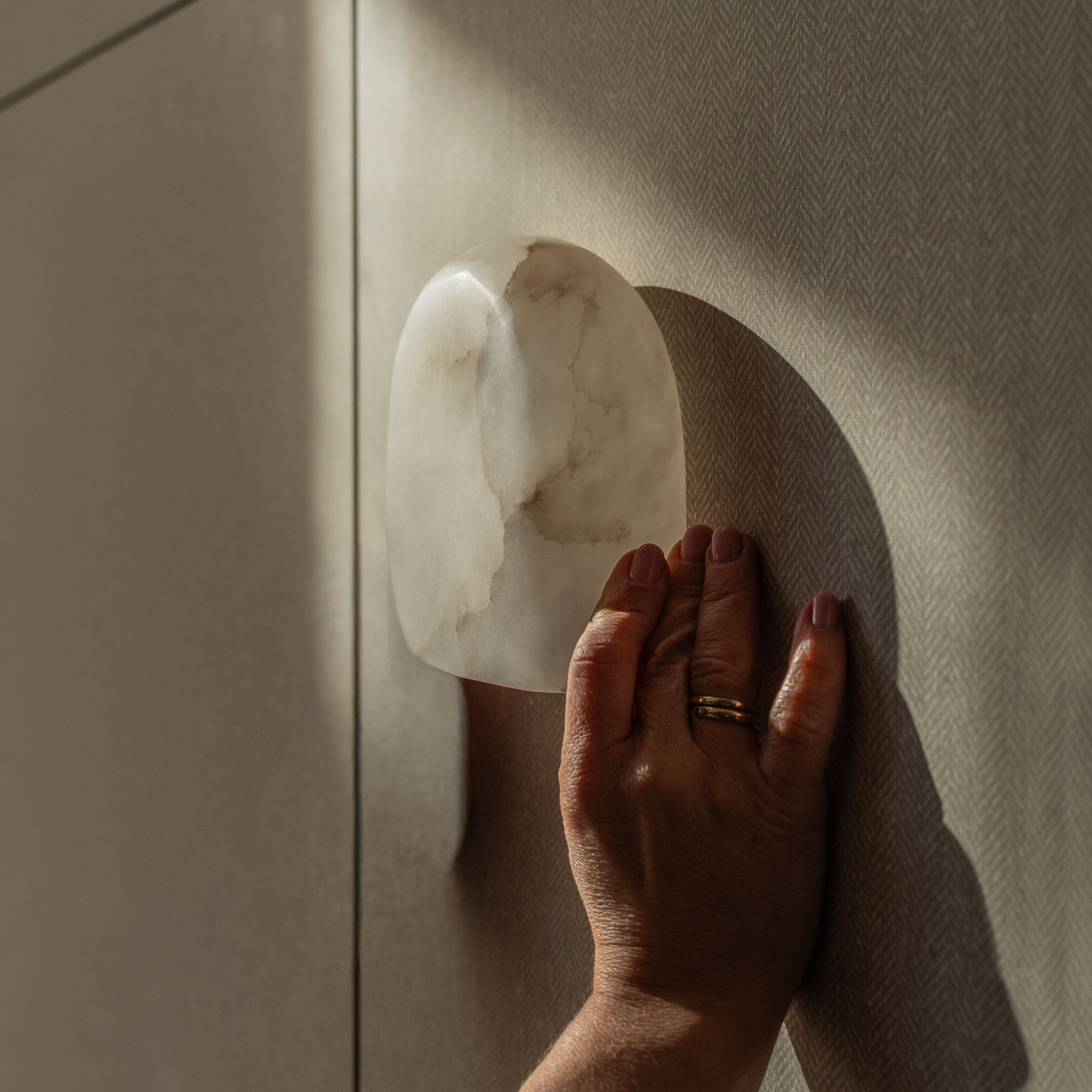 Wandleuchte TAYGETA aus Alabaster mit gemustertem Finish