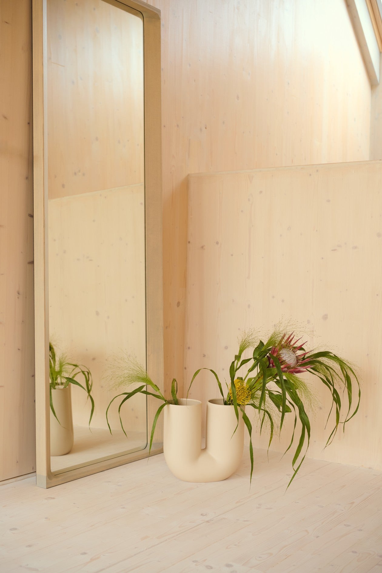 ARCED Mirror Spruce Wood