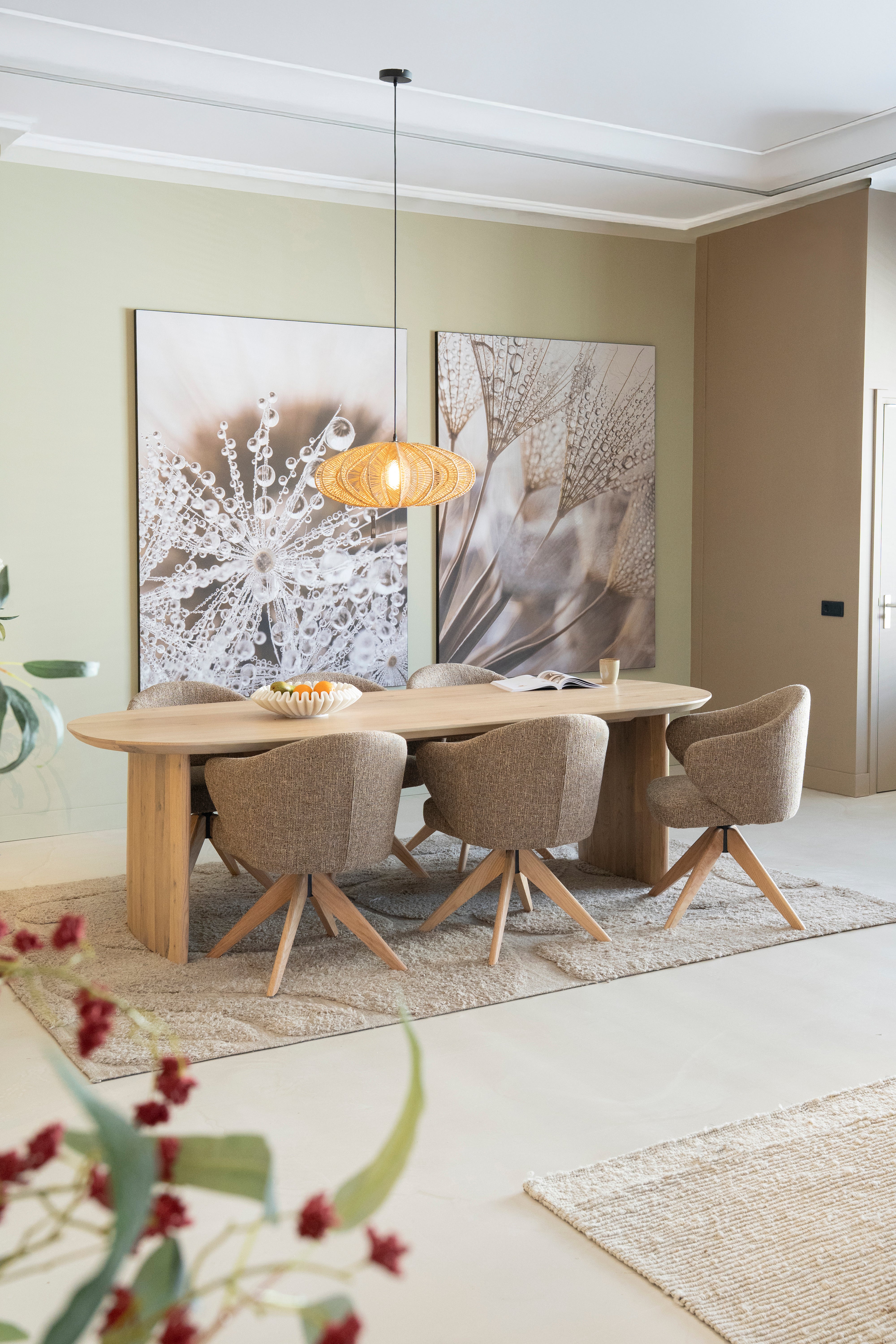 Ovaler Tisch DEX aus Eichenholz