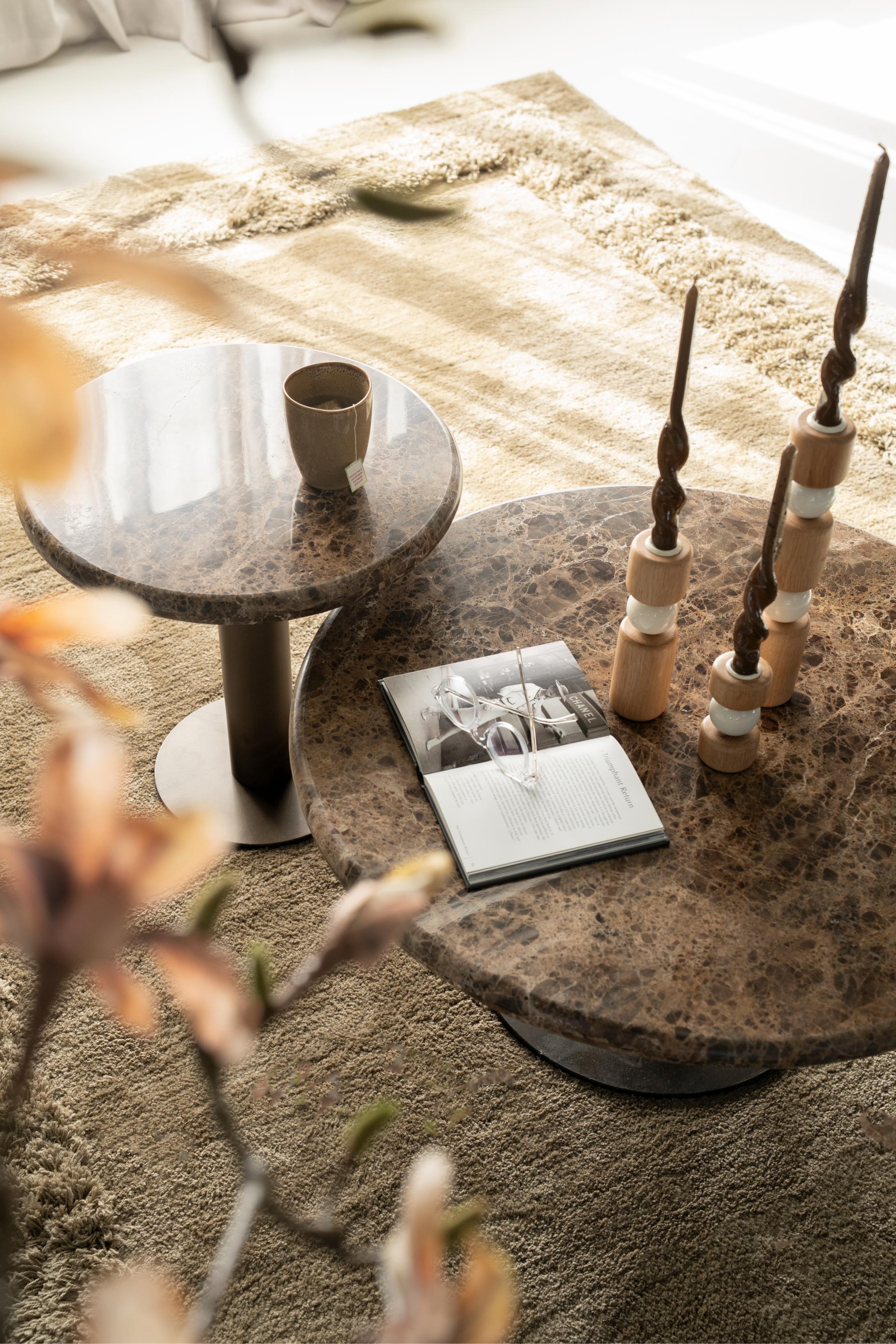 Stolik kawowy LUIGI brązowy marmur z metalową podstawą