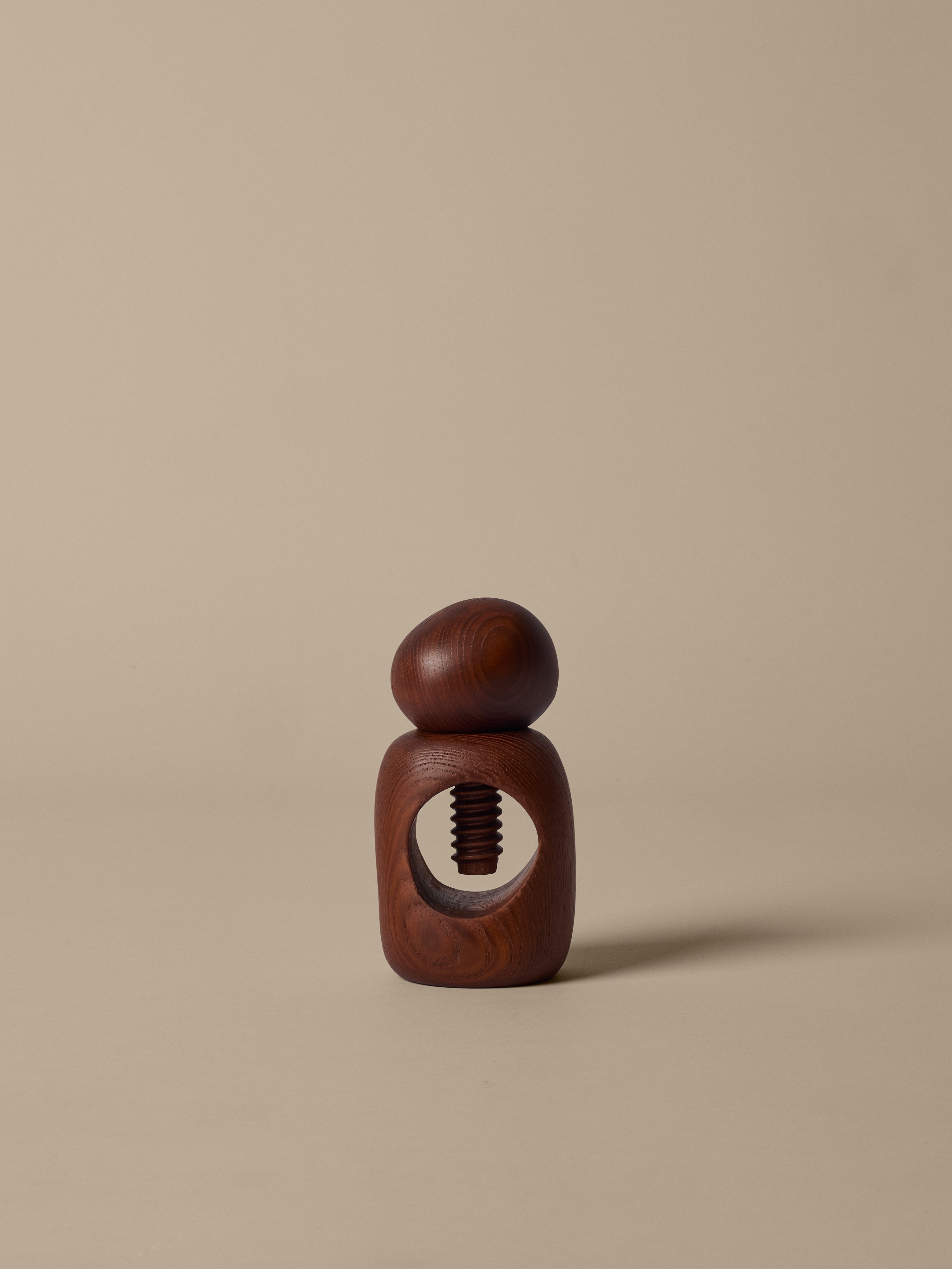 Dziadek do orzechów CAIRN ciemne drewno dębowe