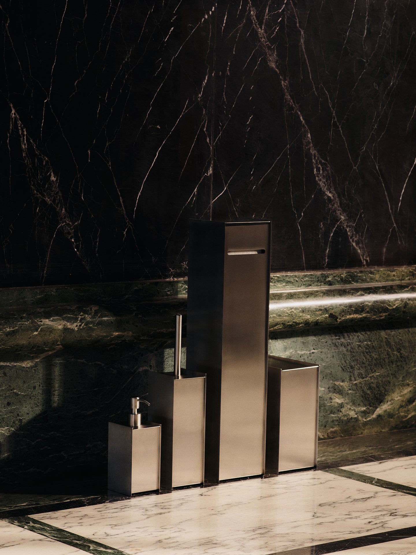 Szczotka łazienkowa SAMA stal szczotkowana