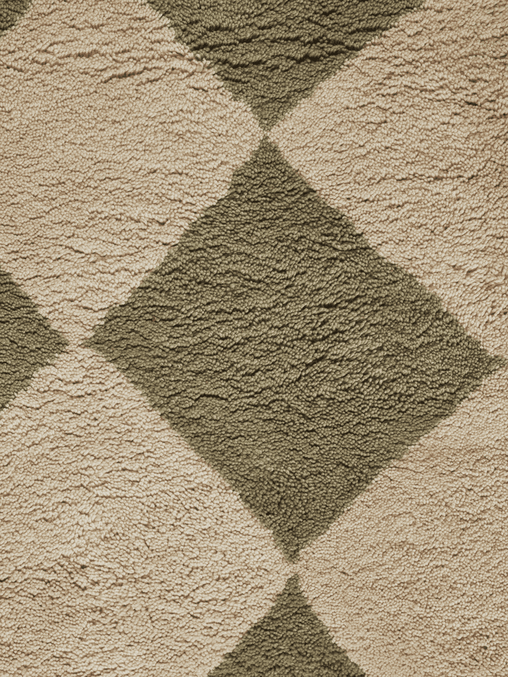 TILT rug green with sand