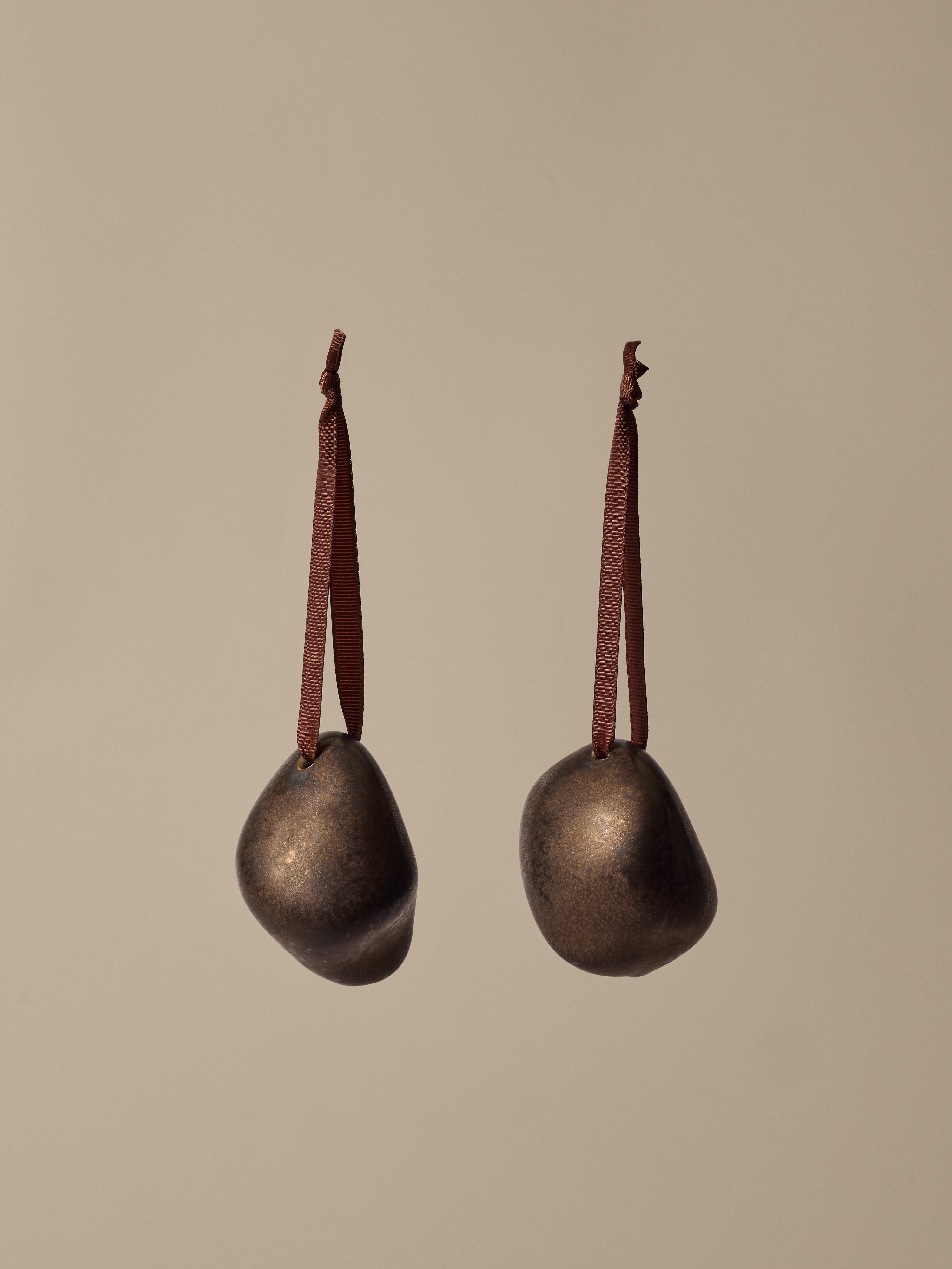 BELLURE Brown Christmas Ornament Set