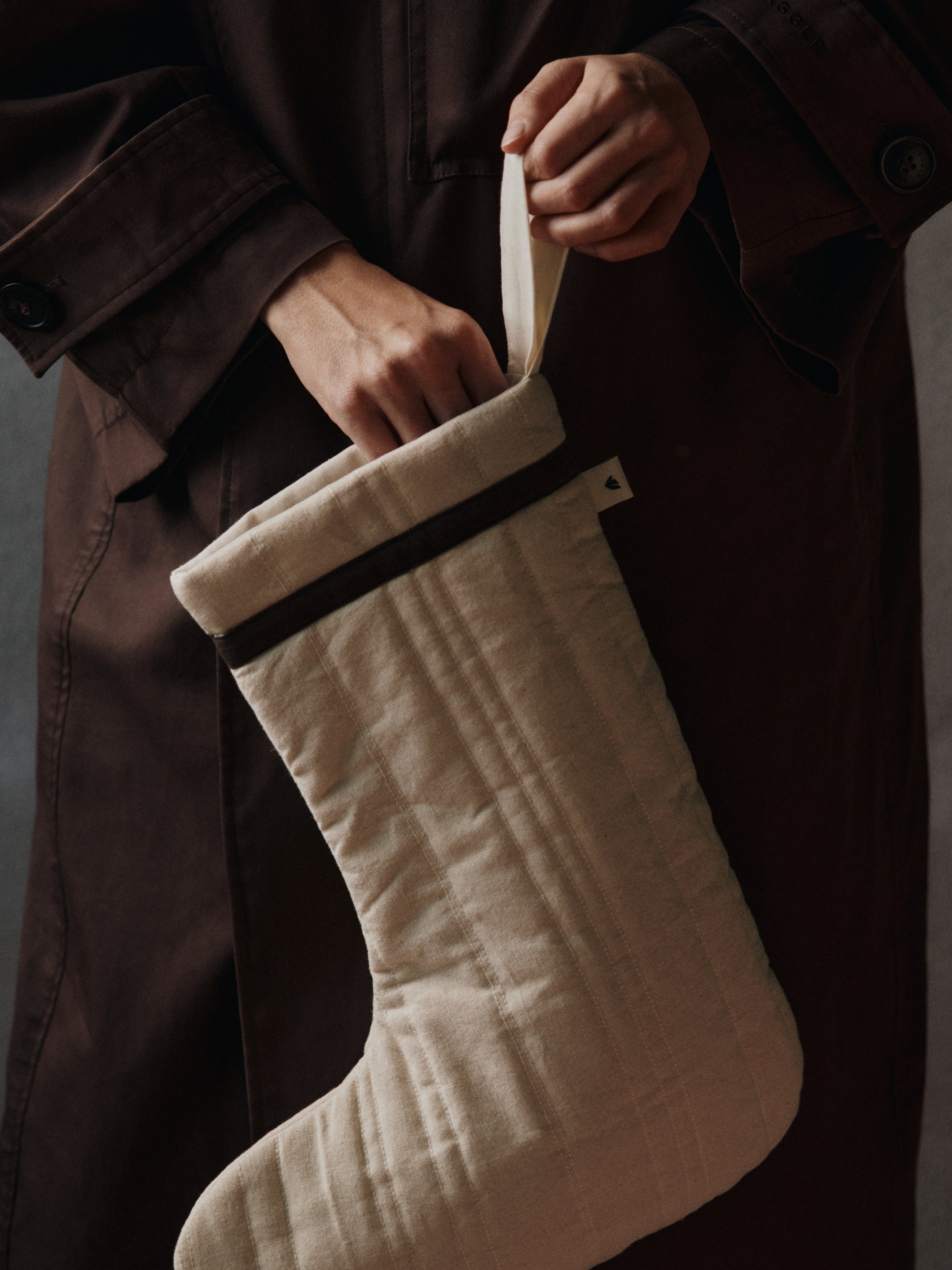 VARI QUILTED CHRISTMAS STOCKING brown with white
