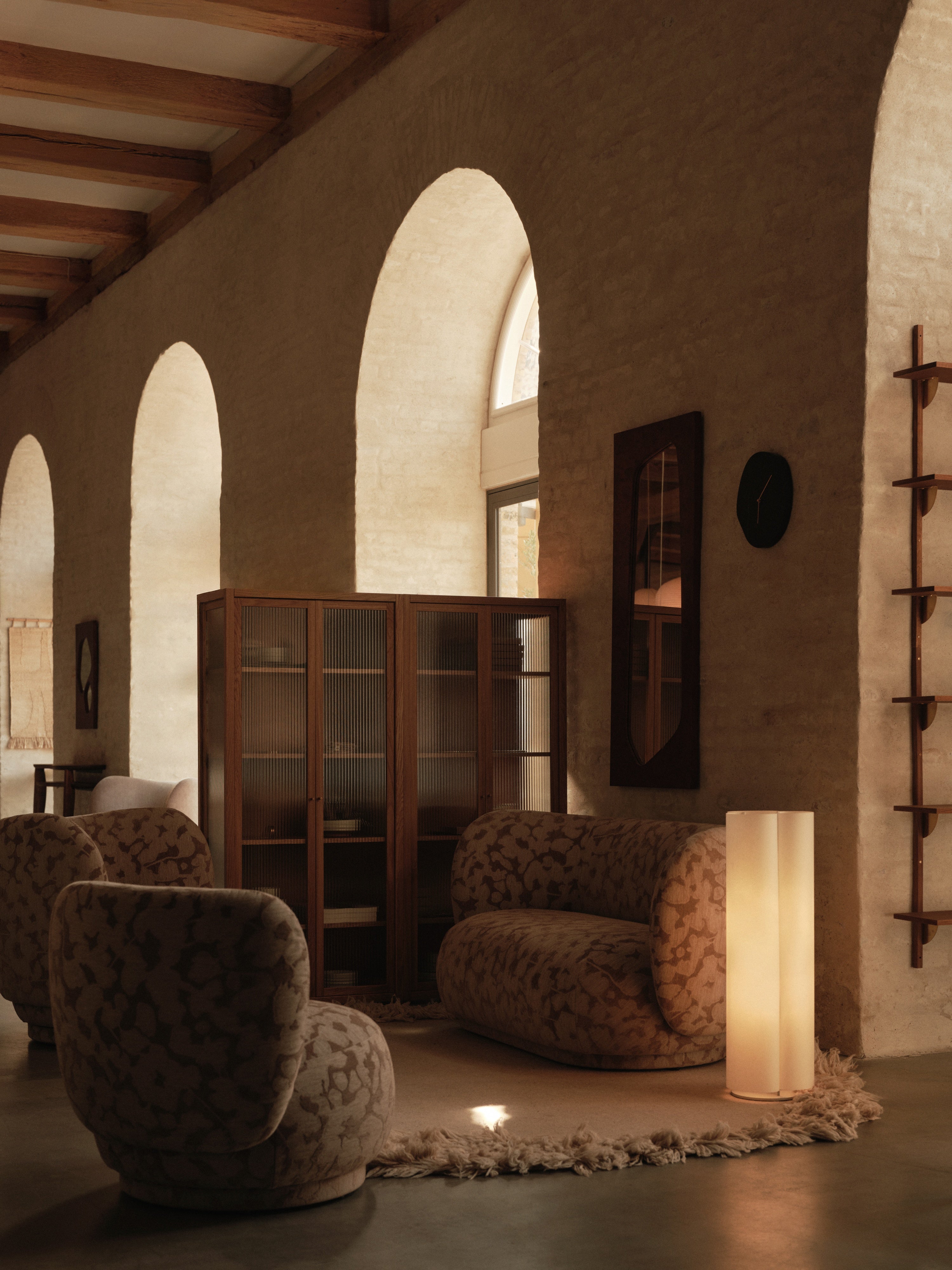 RICO PICCOLO LOUNGE Swivel Armchair in Sandy Louisiana with Broken White