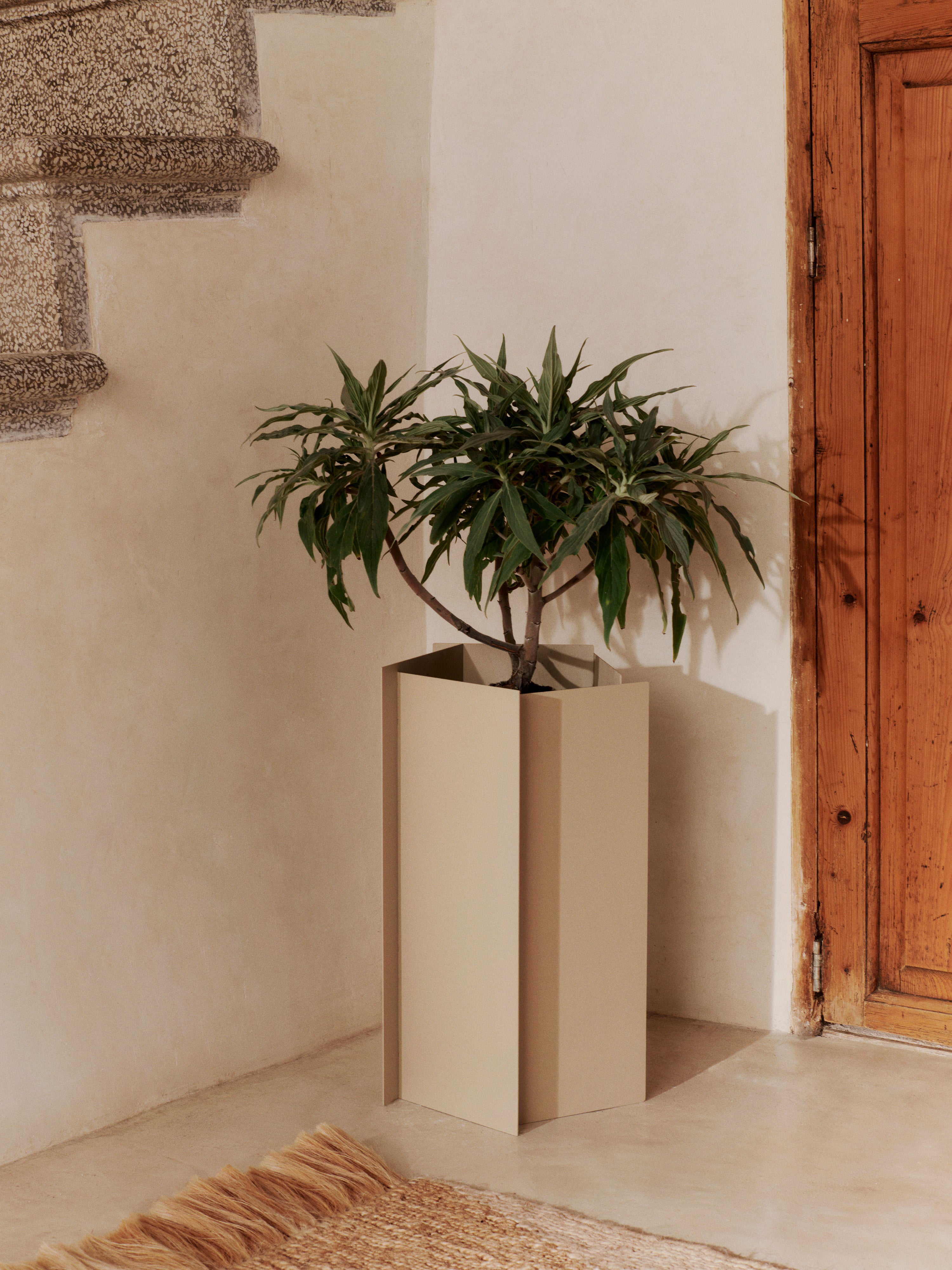 Fragma Beige Planter