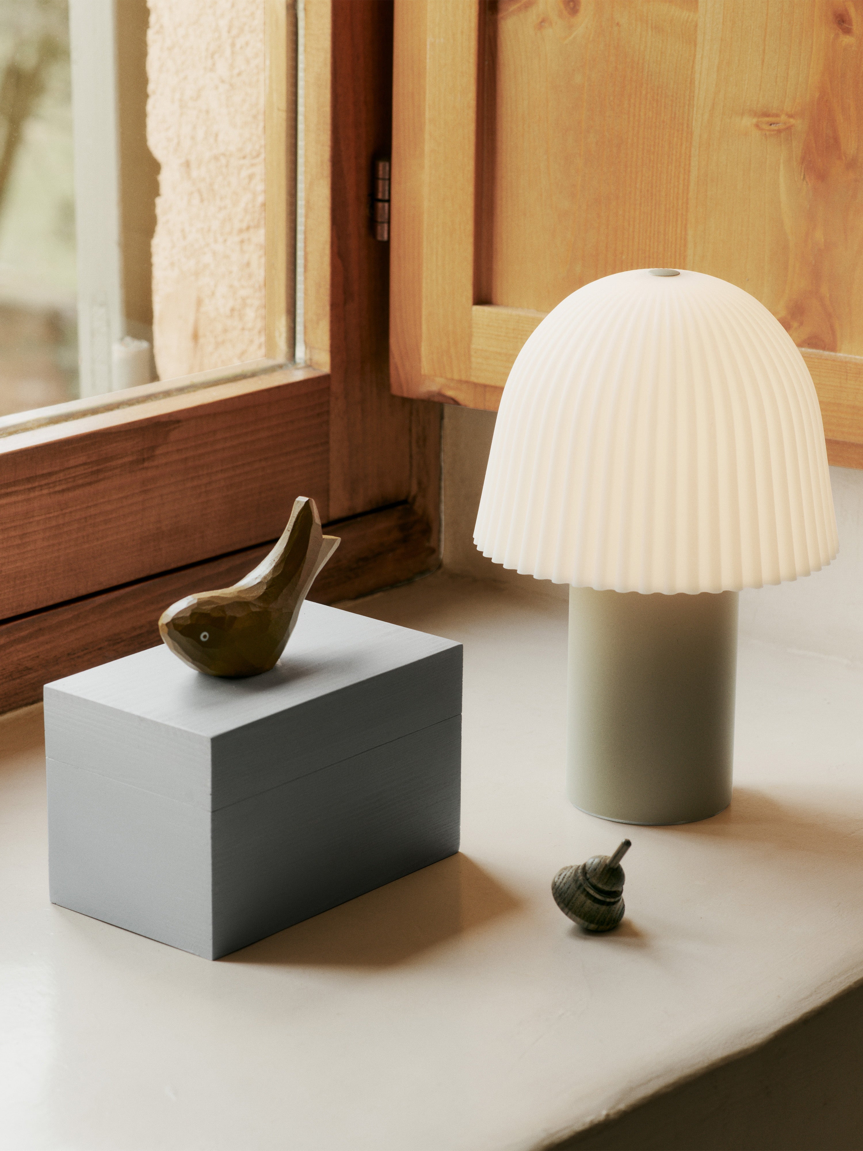 Lampa przenośna FRILL złamana biel z beżowym