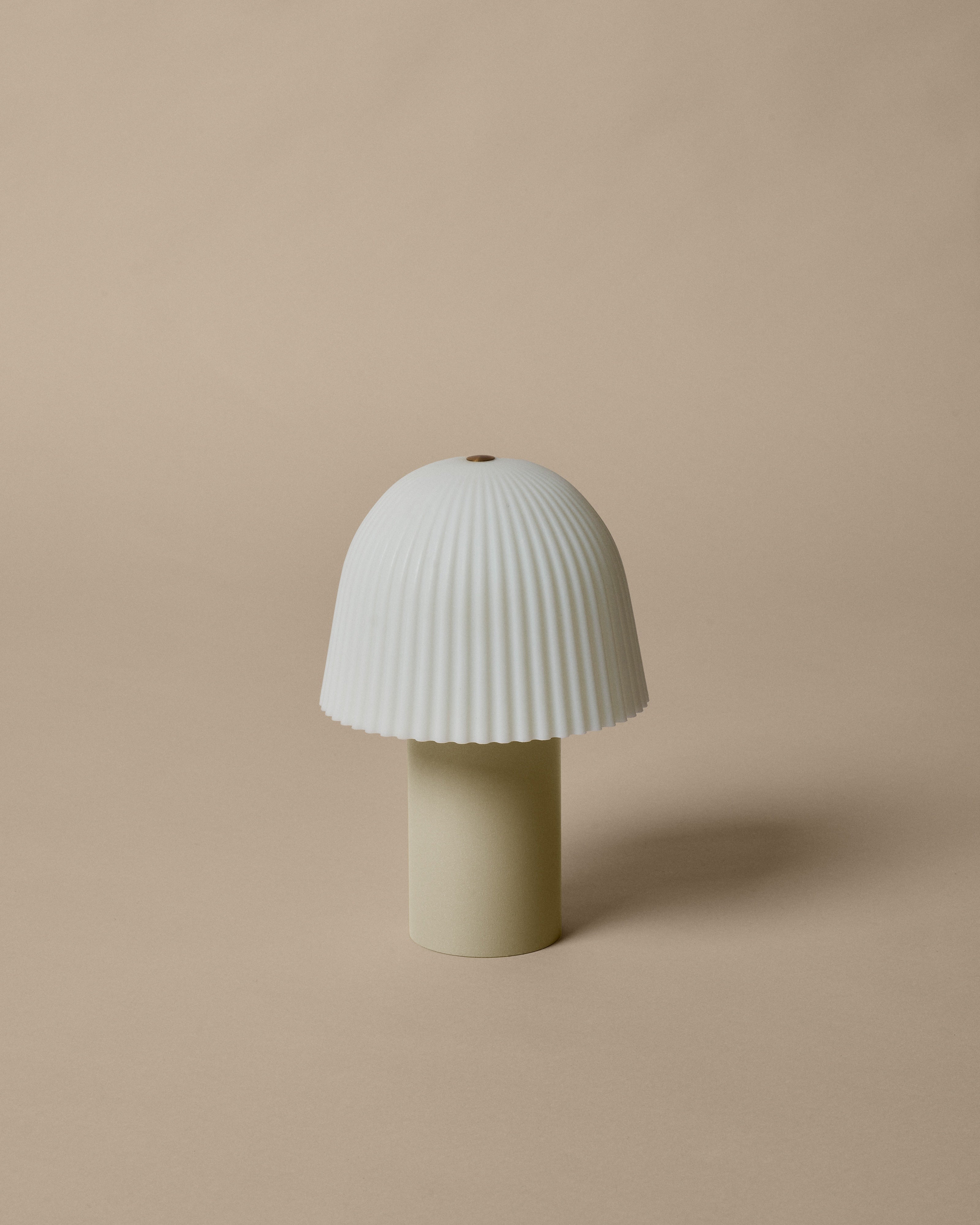 Lampa przenośna FRILL złamana biel z beżowym
